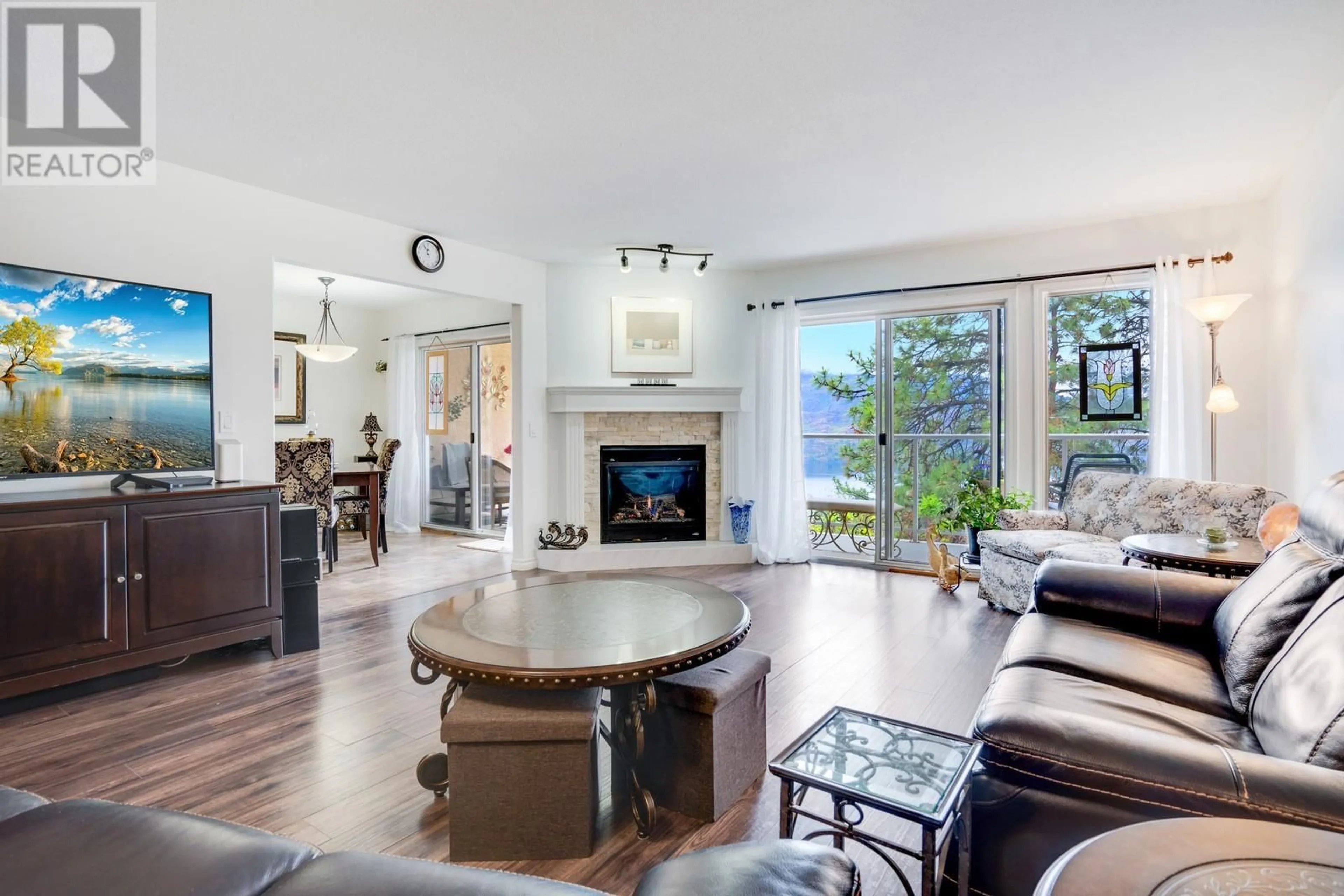 Living room, wood floors for 4630 Ponderosa Drive Unit# 112, Peachland British Columbia V0H1X5