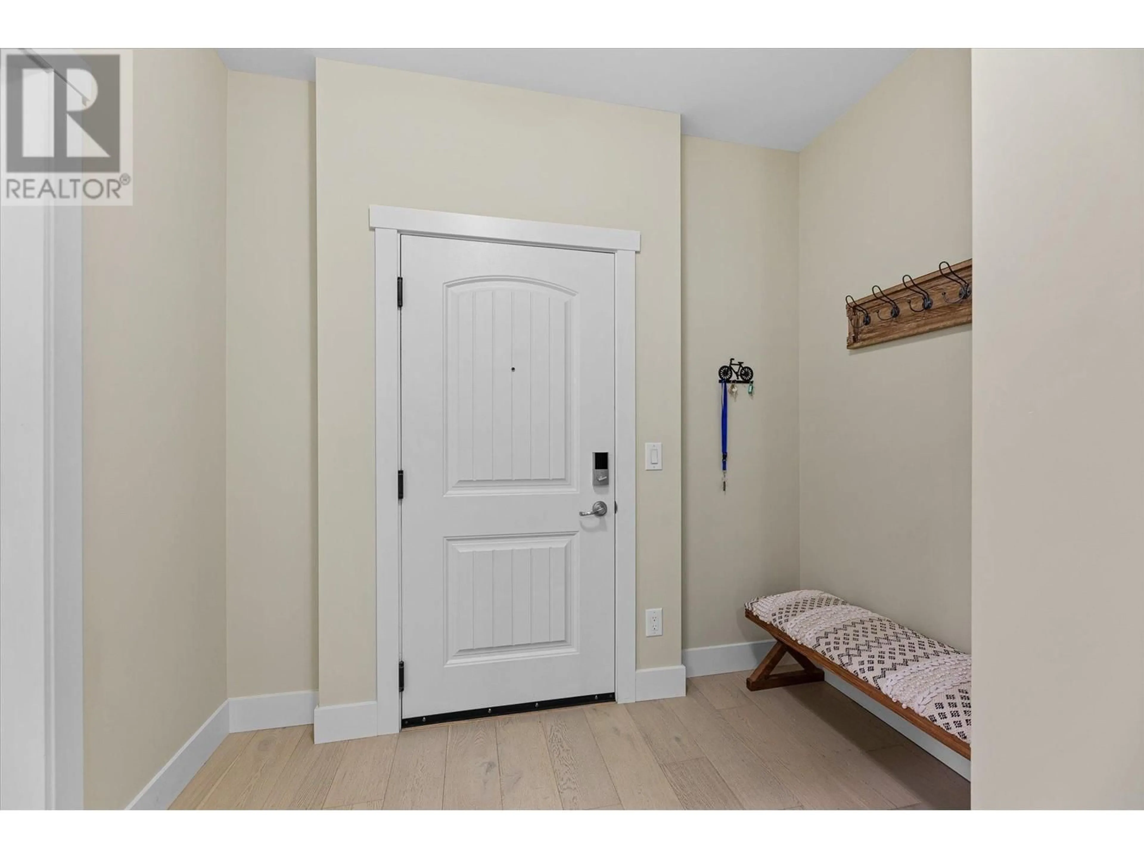 Indoor entryway for 204 - 3865 TRUSWELL ROAD, Kelowna British Columbia V1W3K9