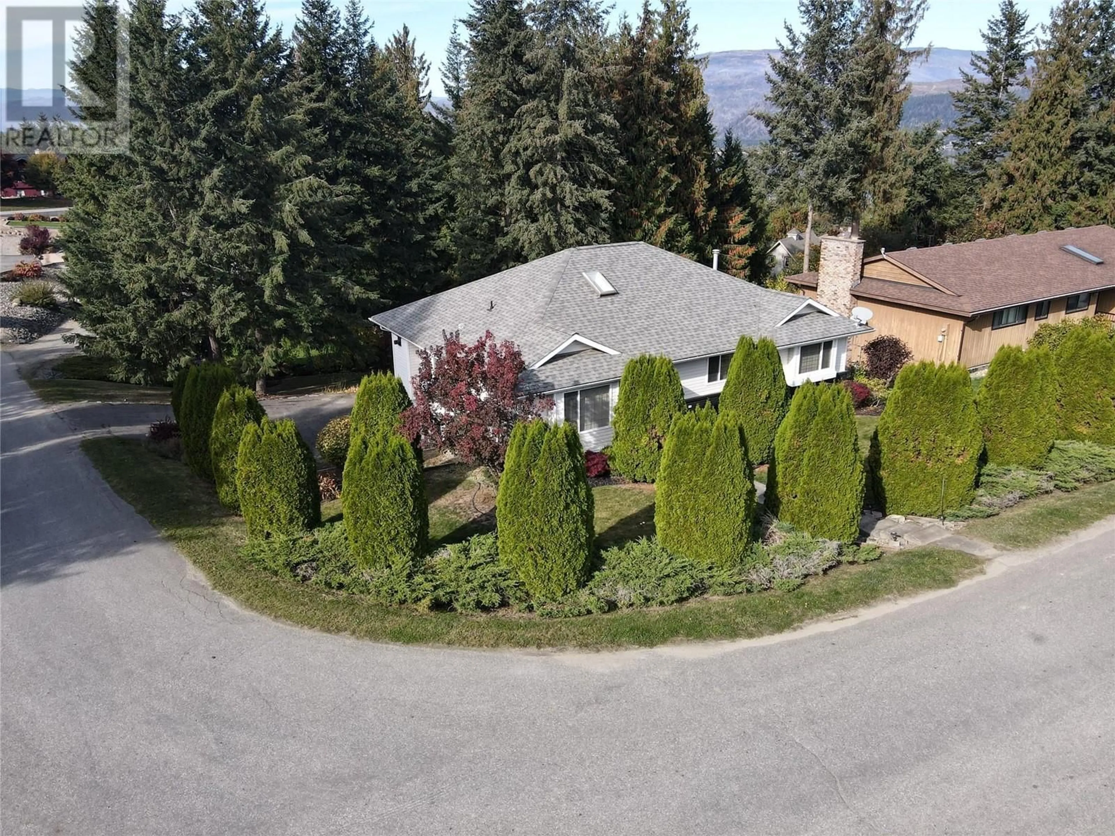 Frontside or backside of a home, the street view for 2915 Canada Way, Blind Bay British Columbia V0E2W2