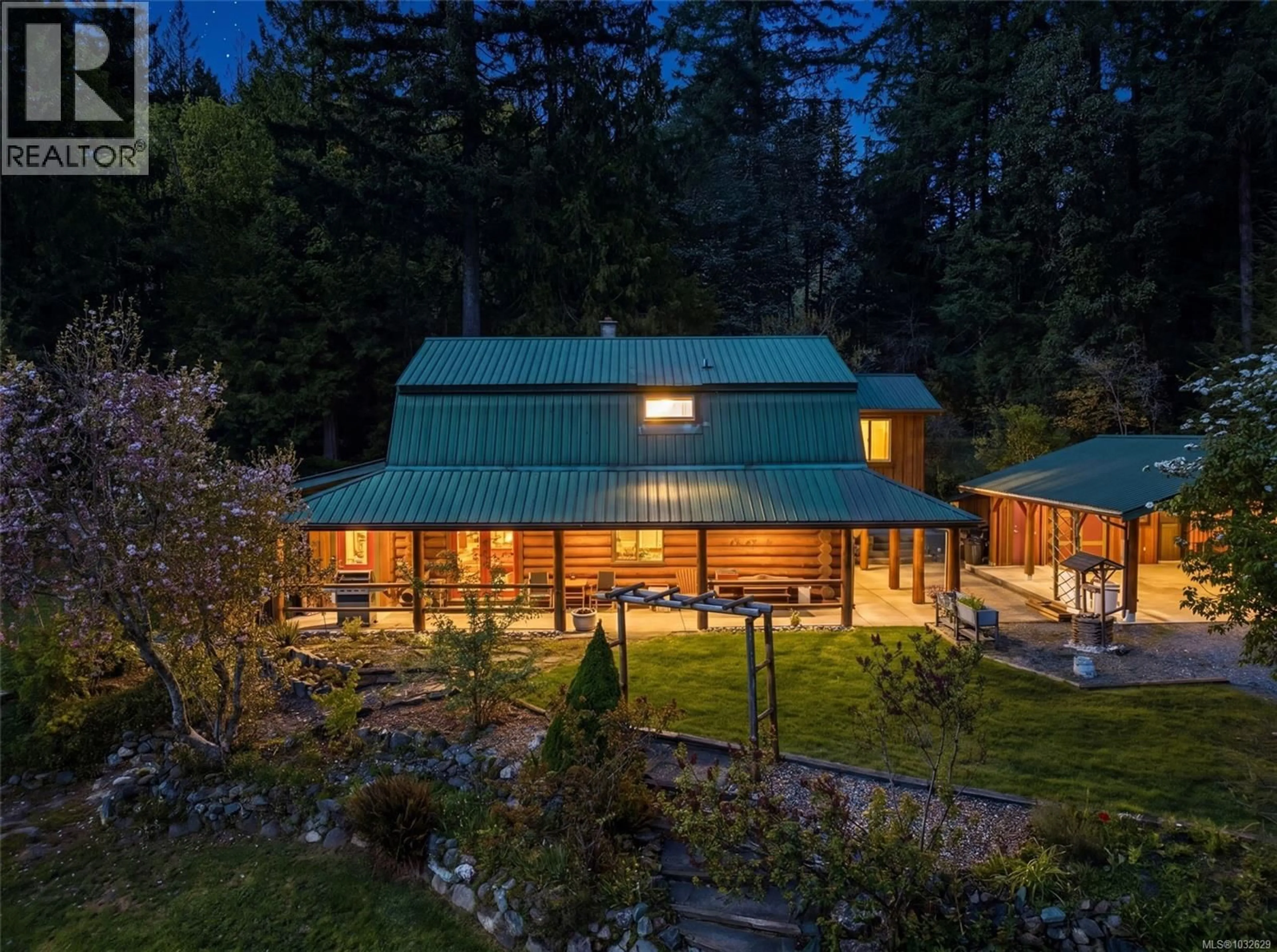 A pic from outside/outdoor area/front of a property/back of a property/a pic from drone, unknown for 8644 SWEENEY ROAD, Chemainus British Columbia V0R1K4