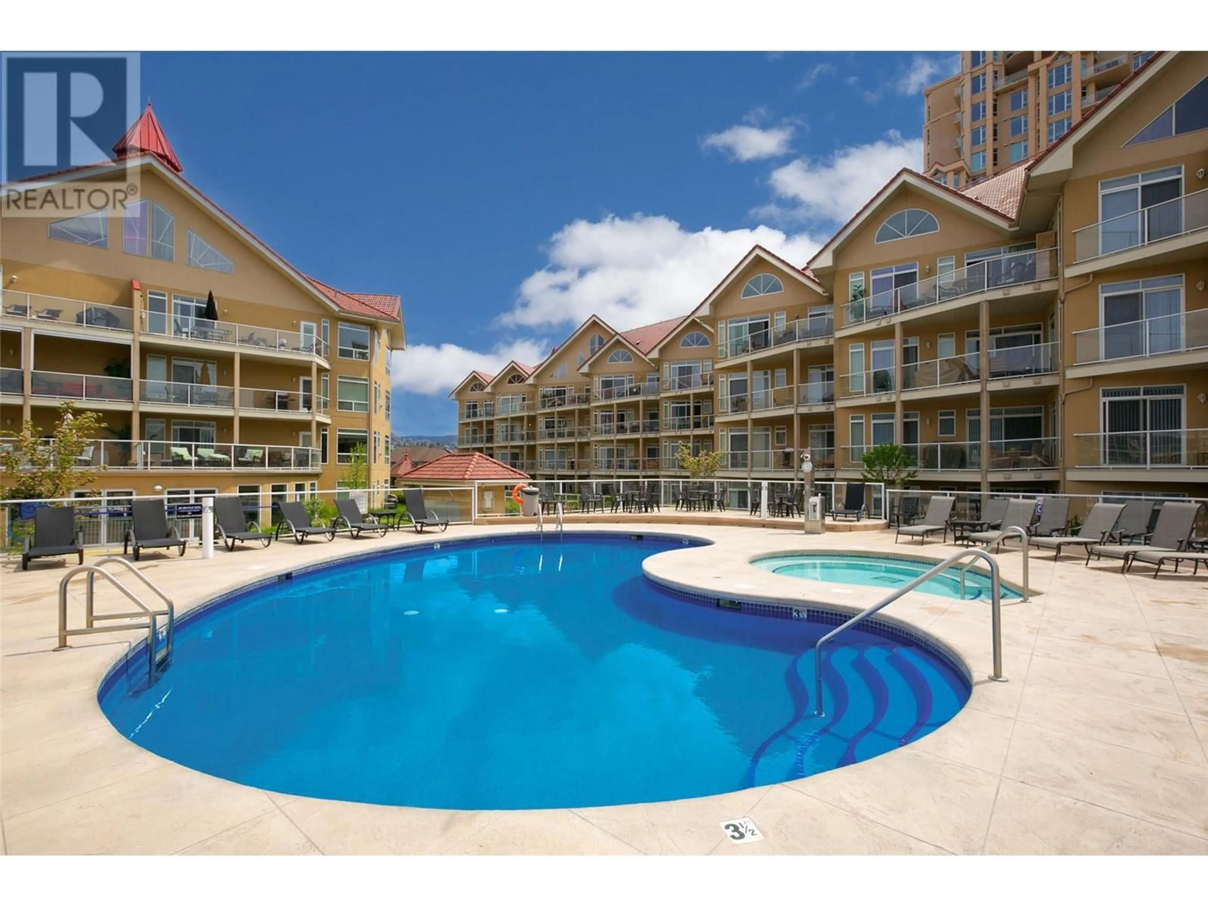 Indoor or outdoor pool for 1088 Sunset Drive Unit# 306, Kelowna British Columbia V1Y9W1