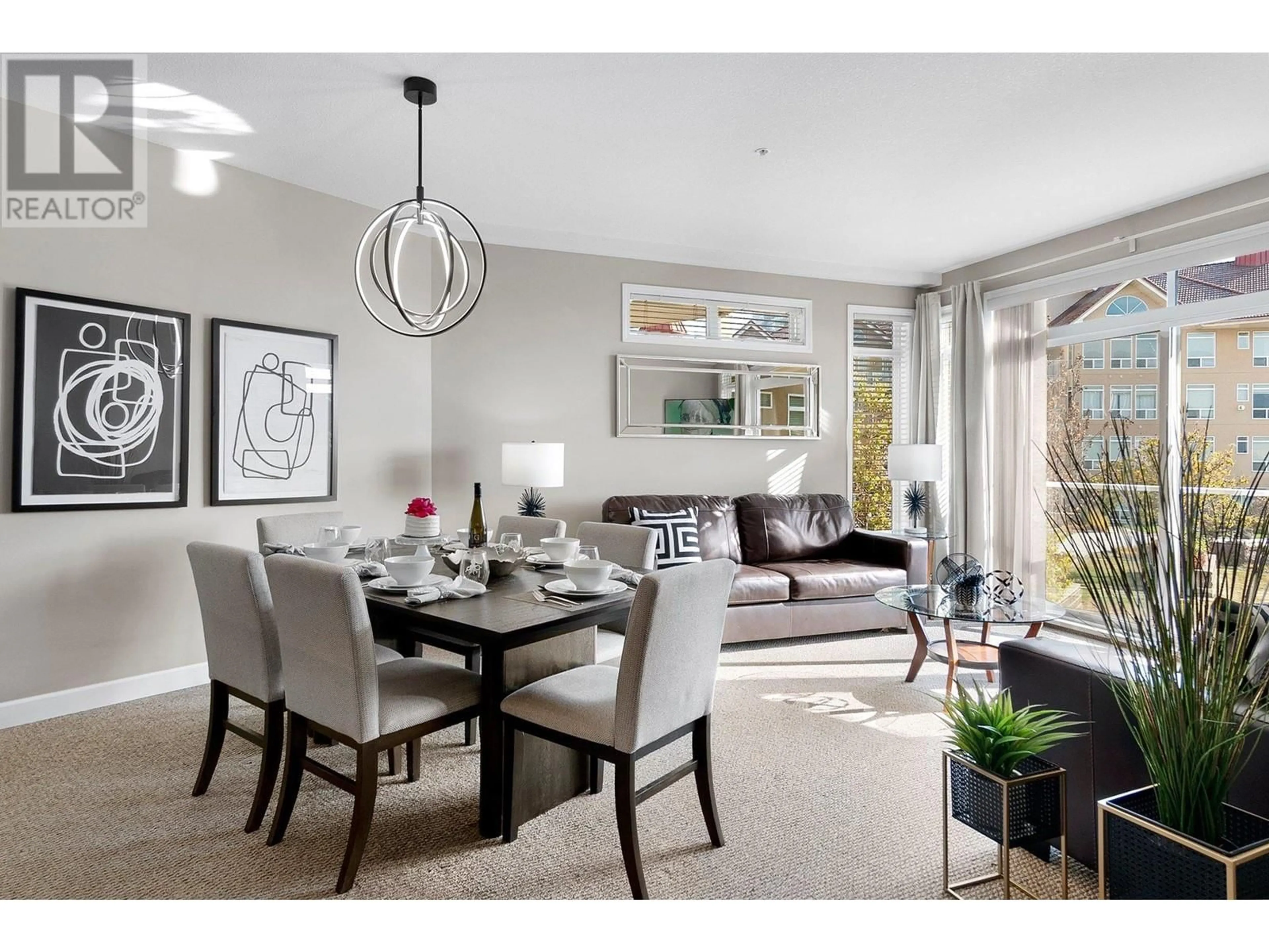 Dining room, carpet floors for 1088 Sunset Drive Unit# 409, Kelowna British Columbia V1Y9W1