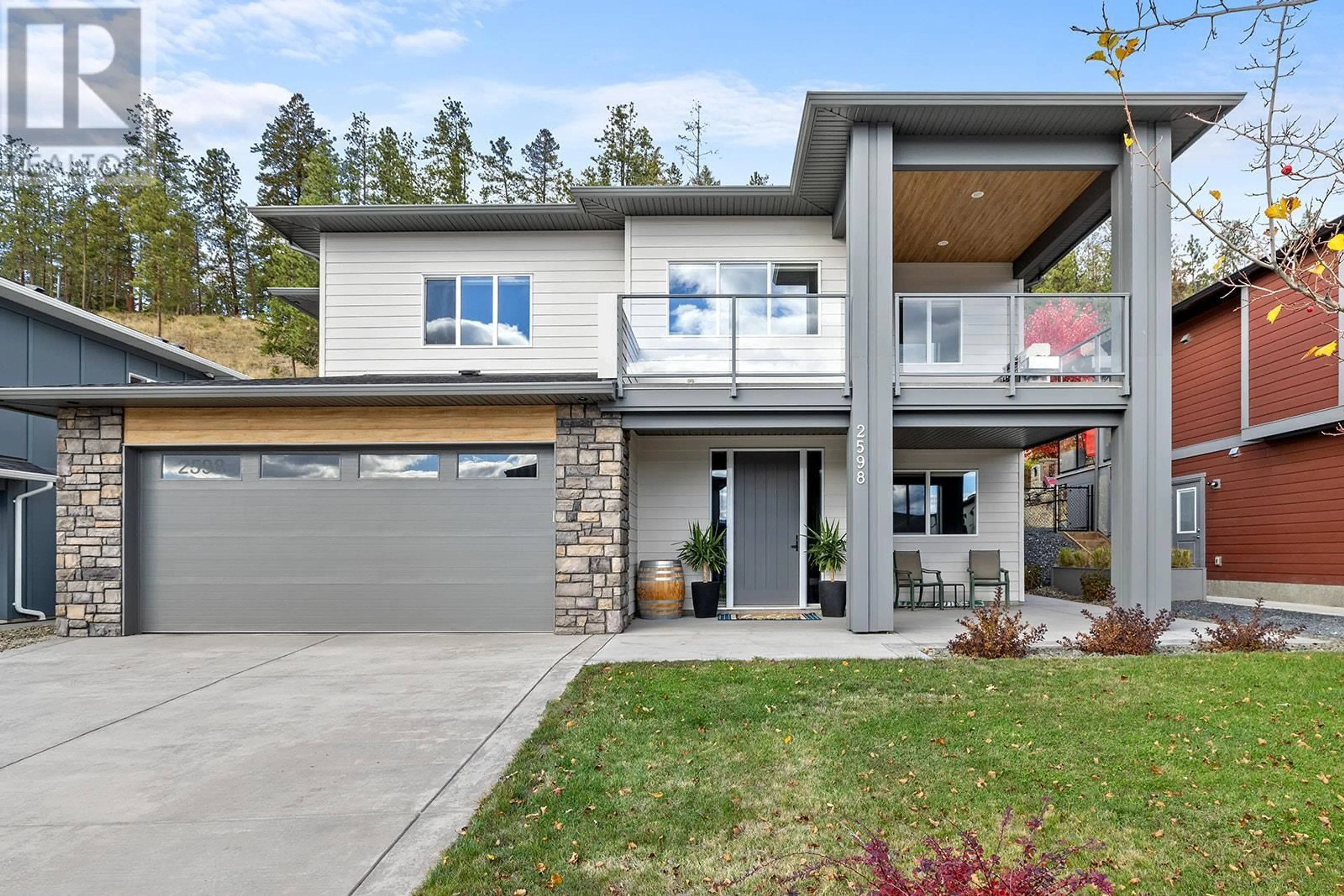 Frontside or backside of a home, cottage for 2598 Crown Crest Drive, West Kelowna British Columbia V4T3N3