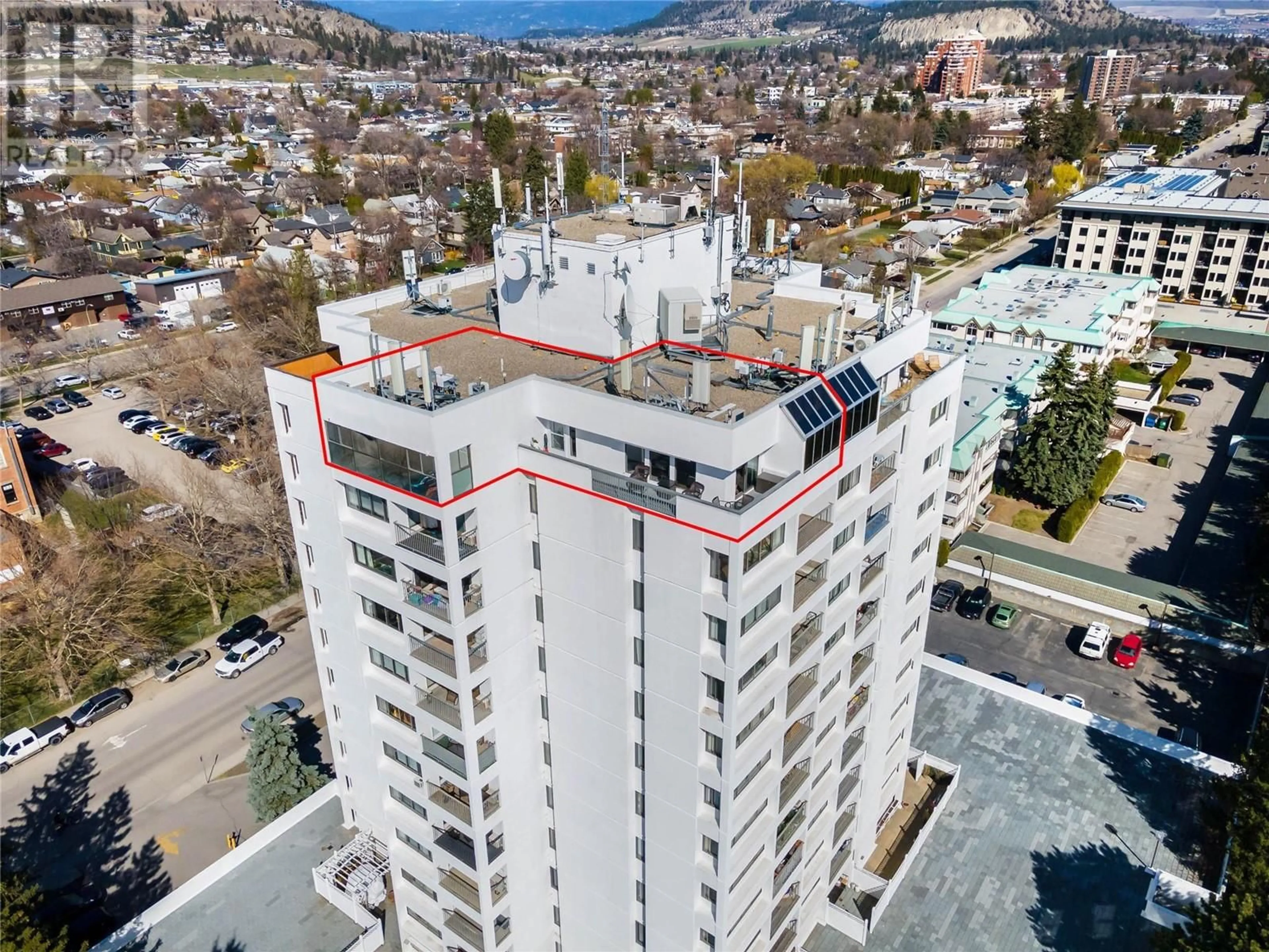 A pic from exterior of the house or condo, the front or back of building for 737 Leon Avenue Unit# 1401, Kelowna British Columbia V1Y8L6