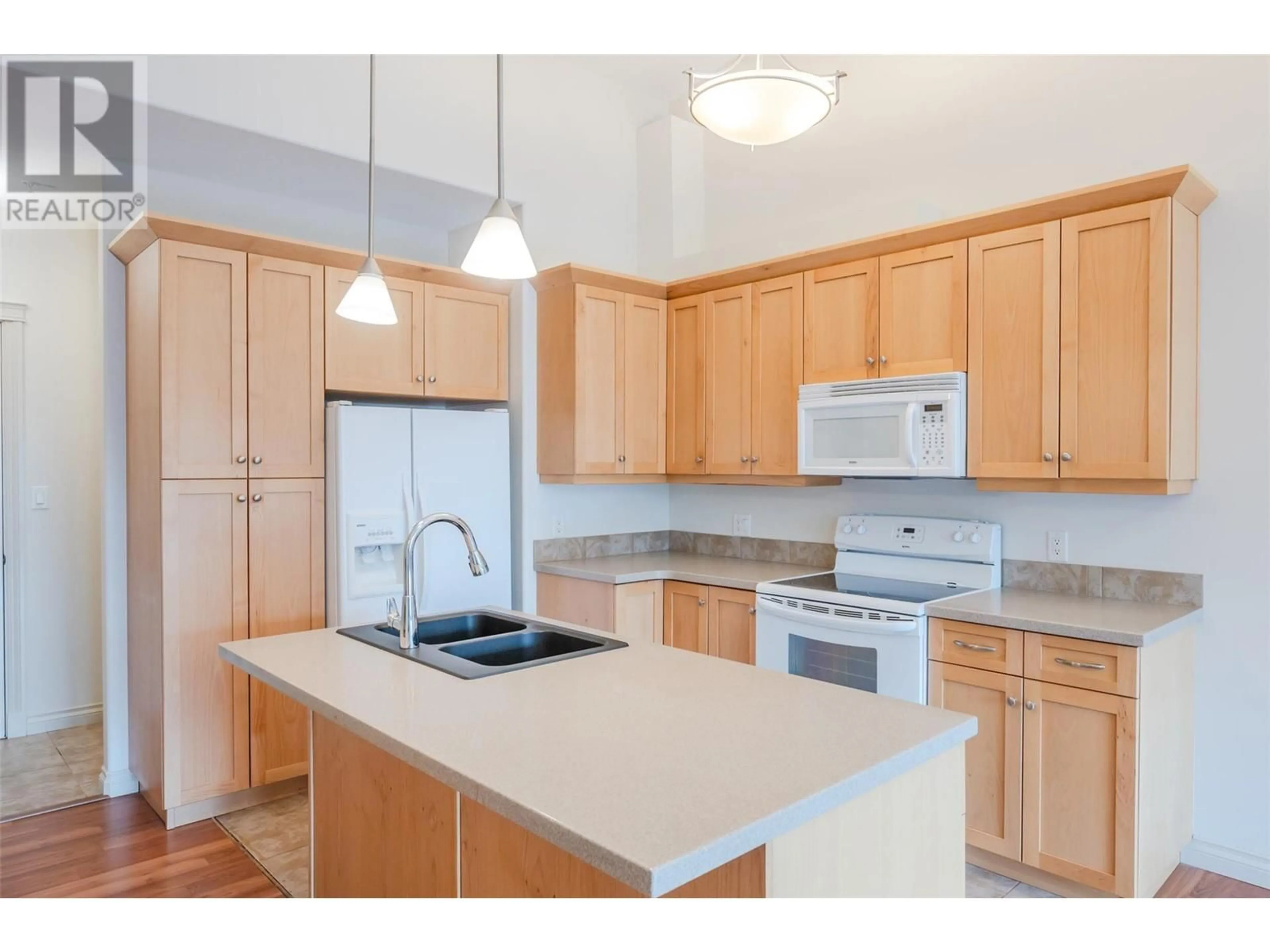 Standard kitchen, unknown for 410 - 3311 WILSON STREET, Penticton British Columbia V2A8J3