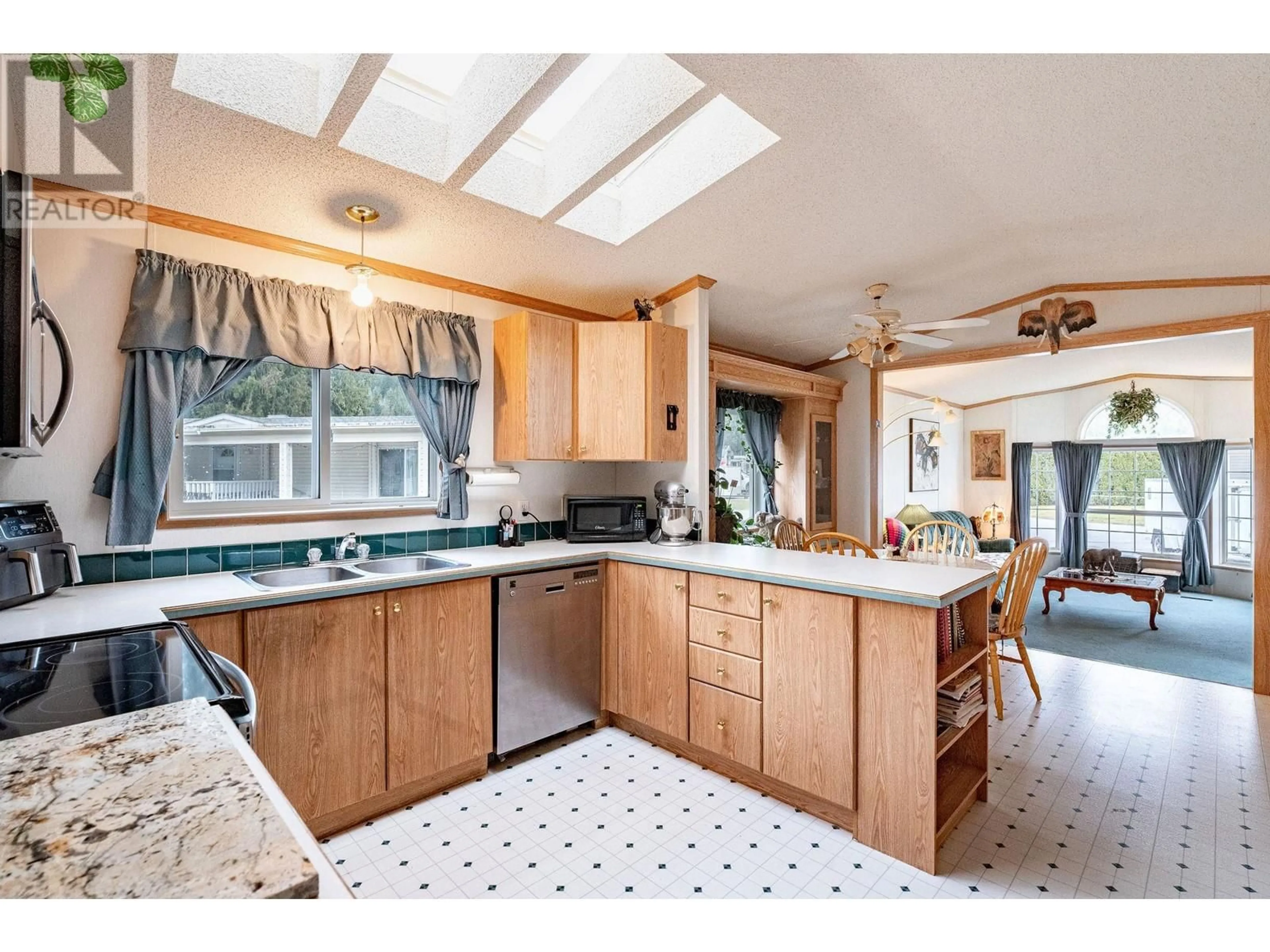 Open concept kitchen, unknown for 22 - 241 HWY 23 NORTH HIGHWAY, Revelstoke British Columbia V0E2S0