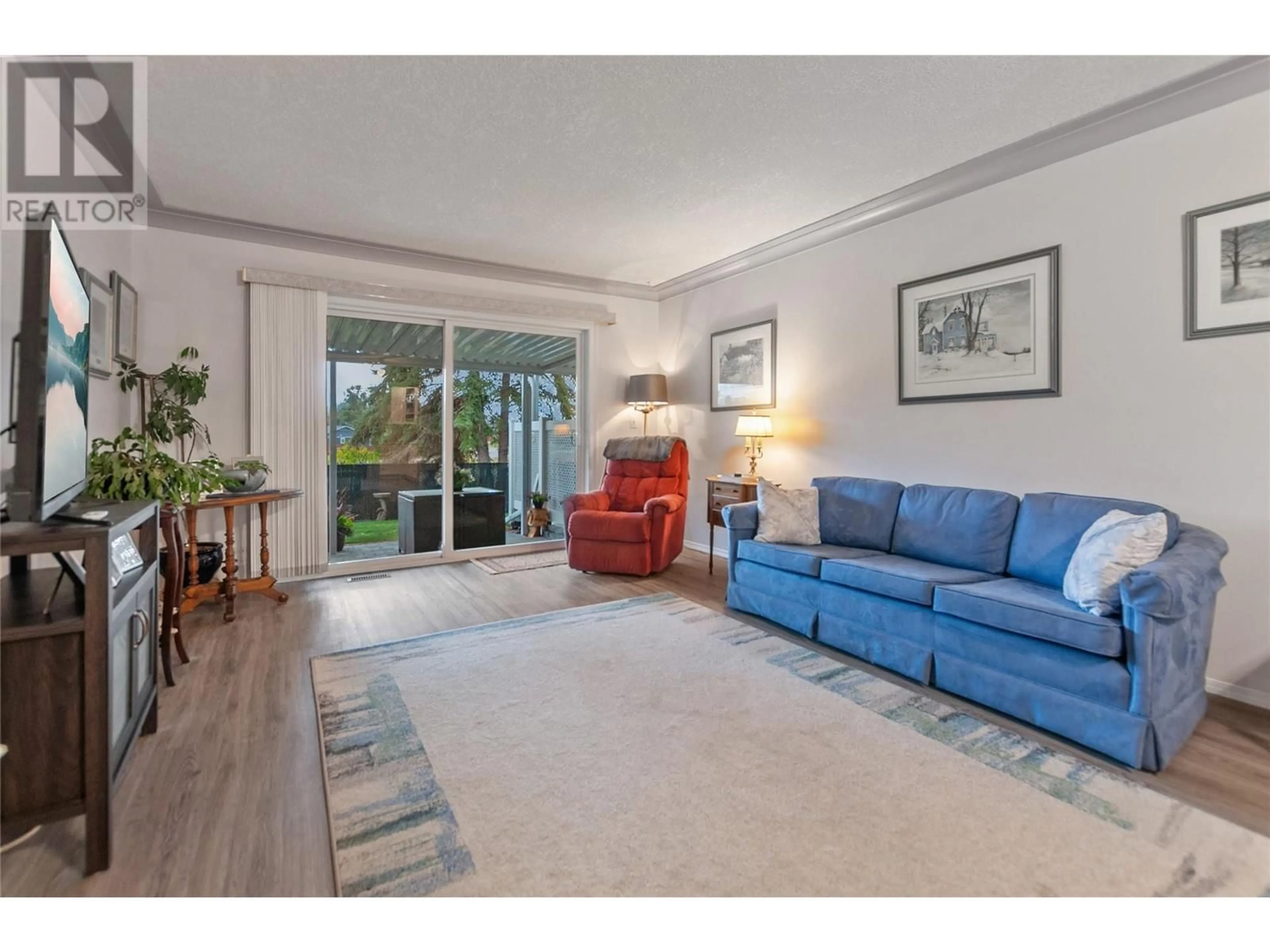 Living room, carpet floors for 1410 Cedar Street Unit# 20, Okanagan Falls British Columbia V0H1R4