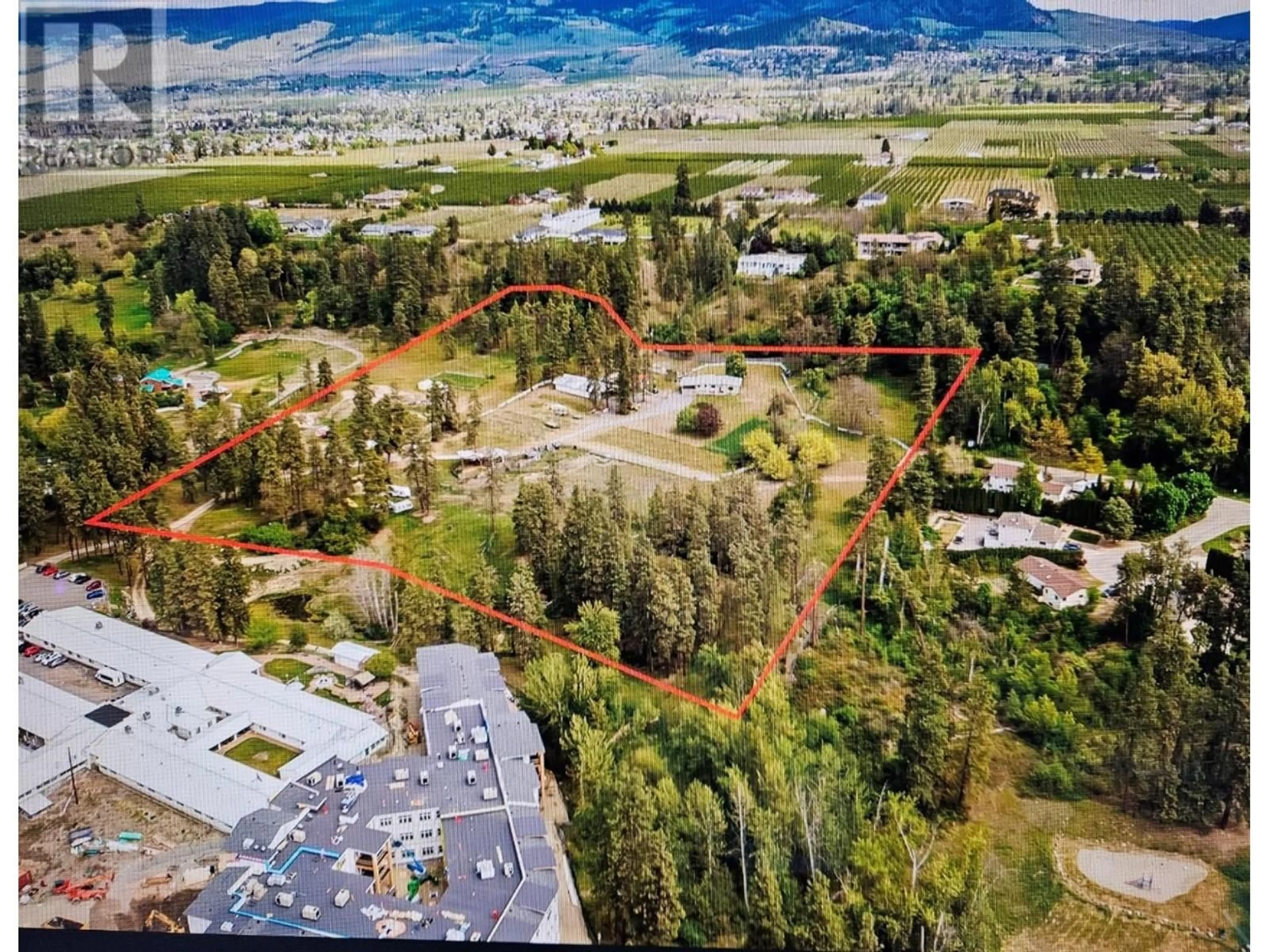 A pic from outside/outdoor area/front of a property/back of a property/a pic from drone, mountain view for 2718 O'REILLY ROAD, Kelowna British Columbia V1W2R5