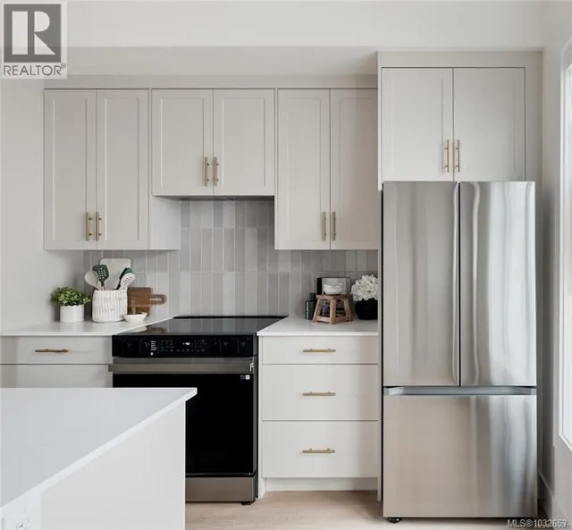 11 - 2536 SHELBOURNE STREET, Victoria 4