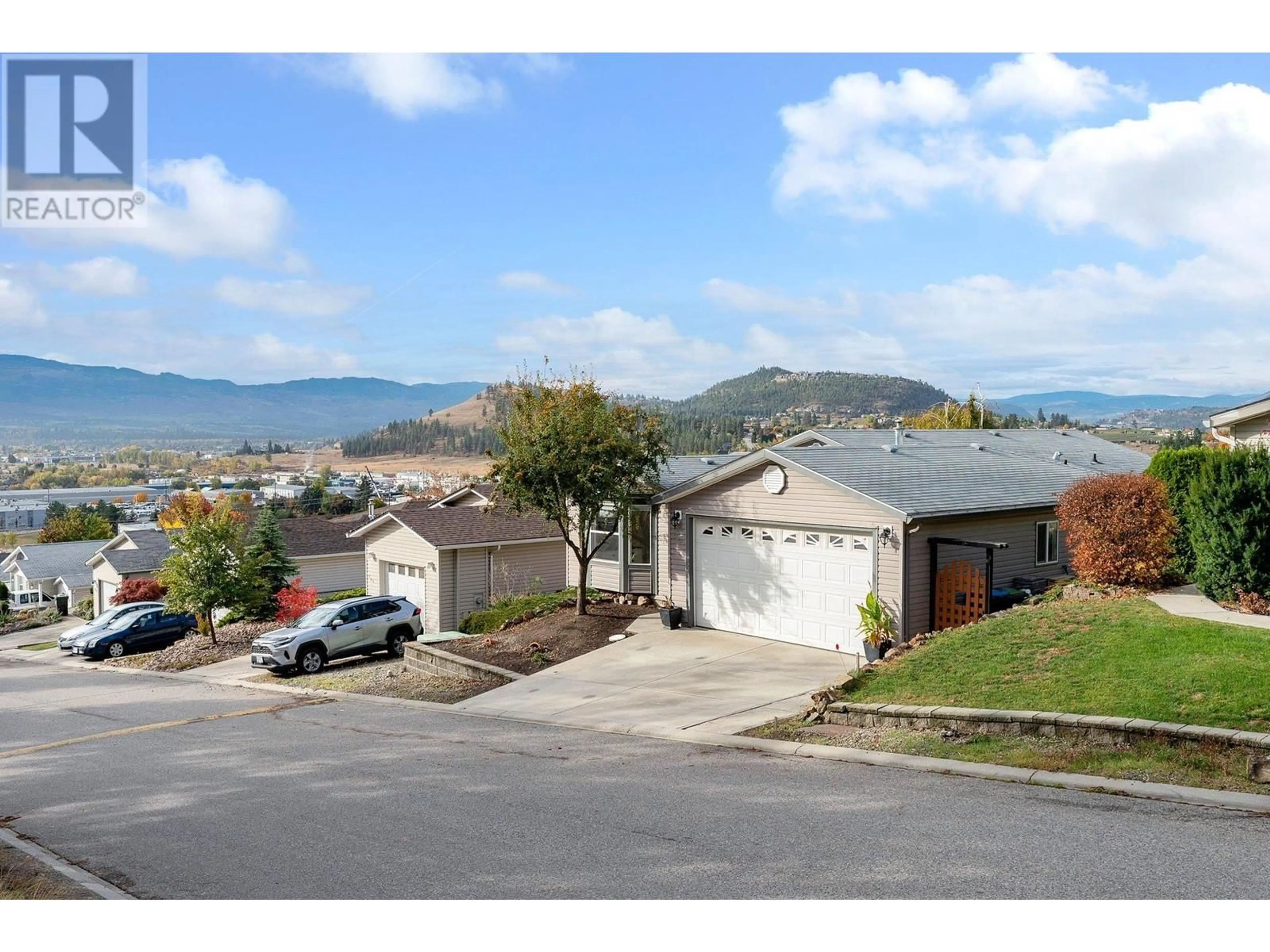 Frontside or backside of a home, the street view for 2550 Hollywood Road N Unit# 163, Kelowna British Columbia V1V2S5