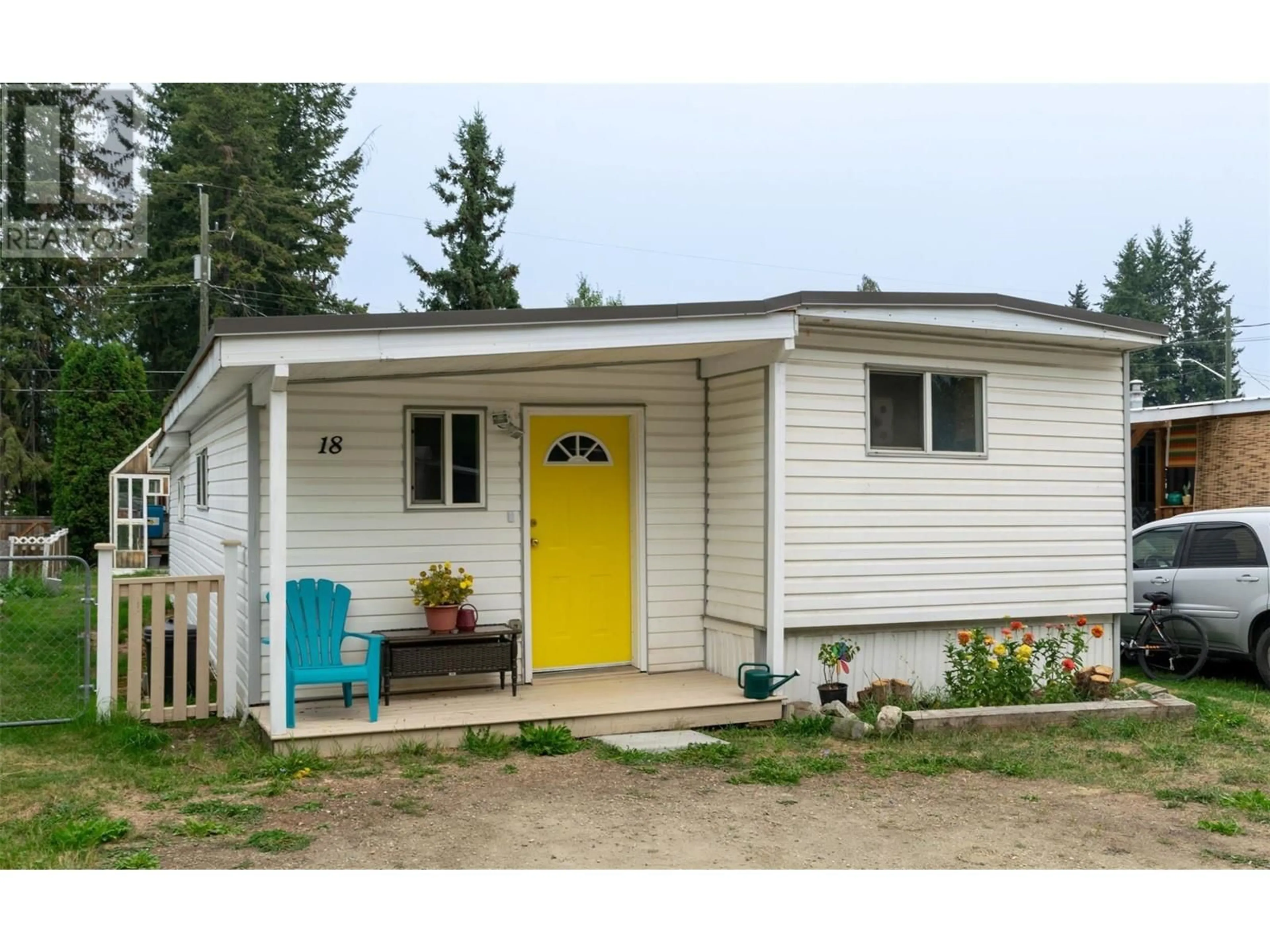 Home with vinyl exterior material for 501 Kappel Street Unit# 18, Sicamous British Columbia V0E2V1