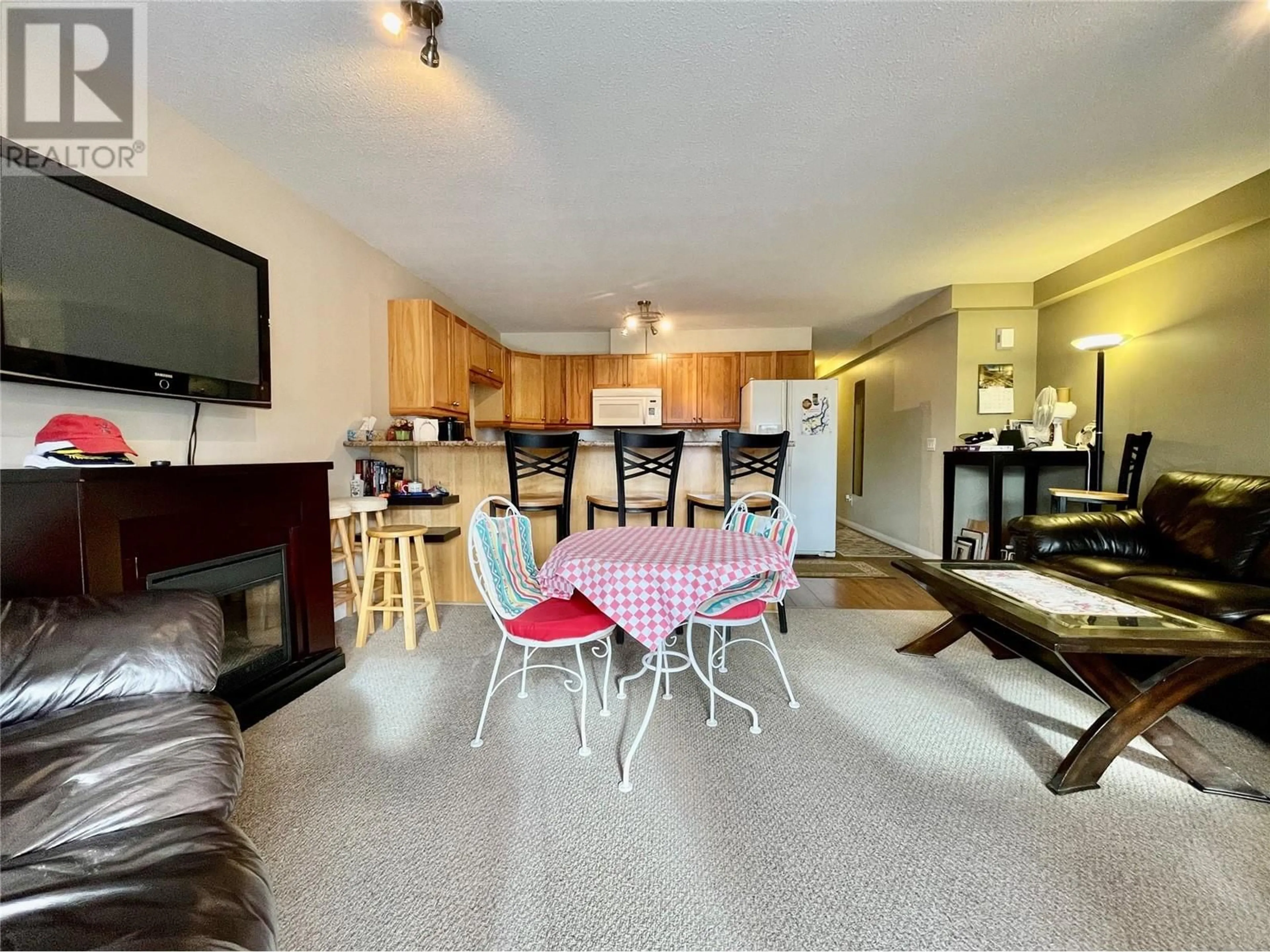 Dining room, wood floors, cottage for 1205 Riverside Avenue Unit# 4, Sicamous British Columbia V0E2V1