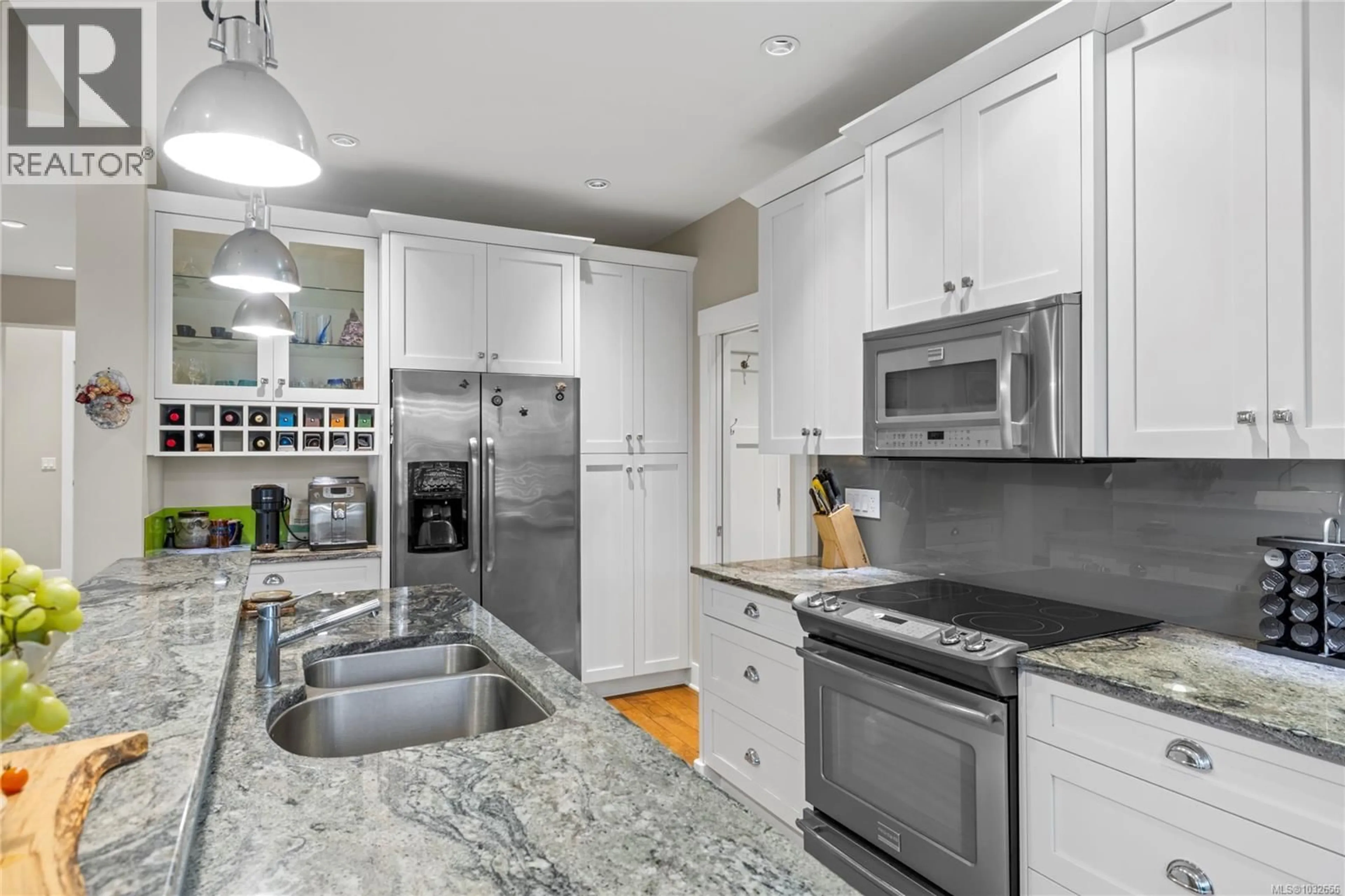 Contemporary kitchen, ceramic/tile floor for 42 - 5251 ISLAND HIGHWAY WEST, Qualicum Beach British Columbia V9K2C1