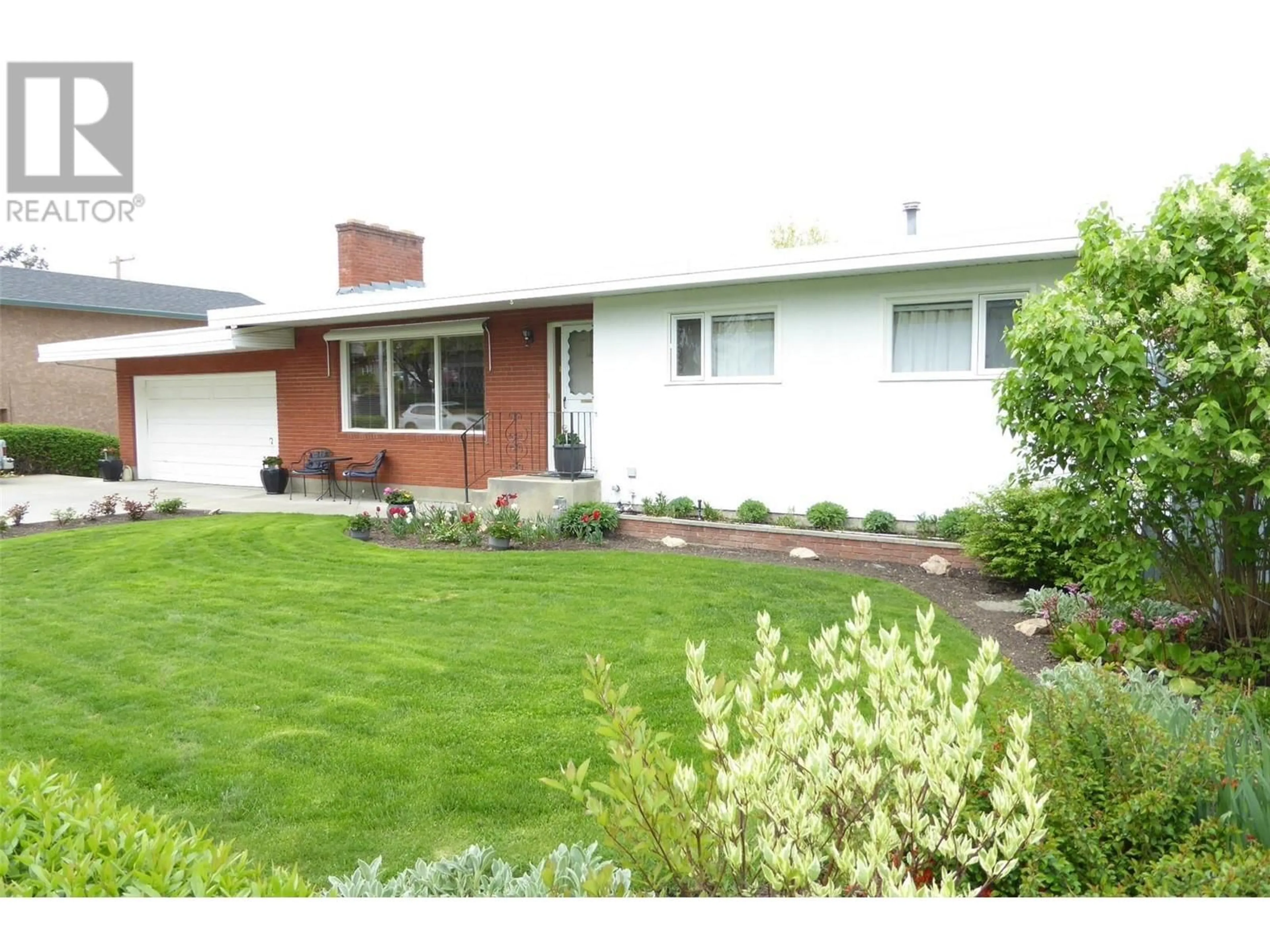 Frontside or backside of a home, cottage for 3502 10 Street, Vernon British Columbia V1T6S9