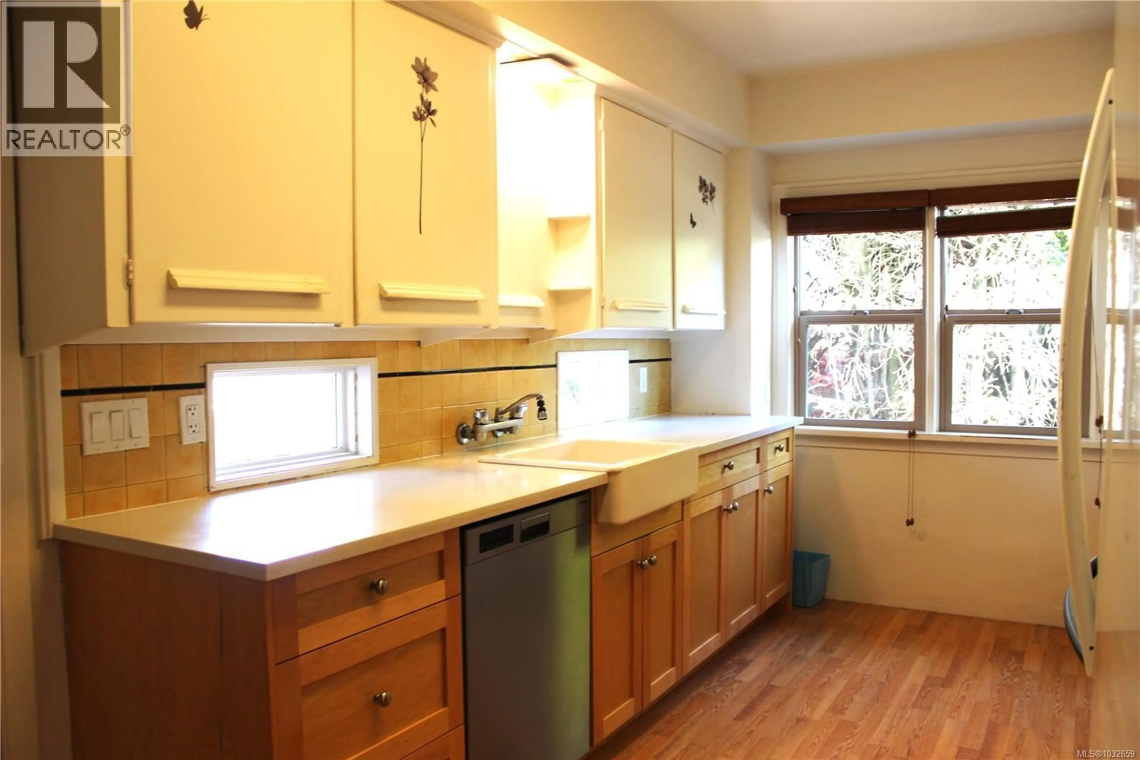 Standard kitchen, unknown for 172 BRYDEN STREET, Nanaimo British Columbia V9S1A6