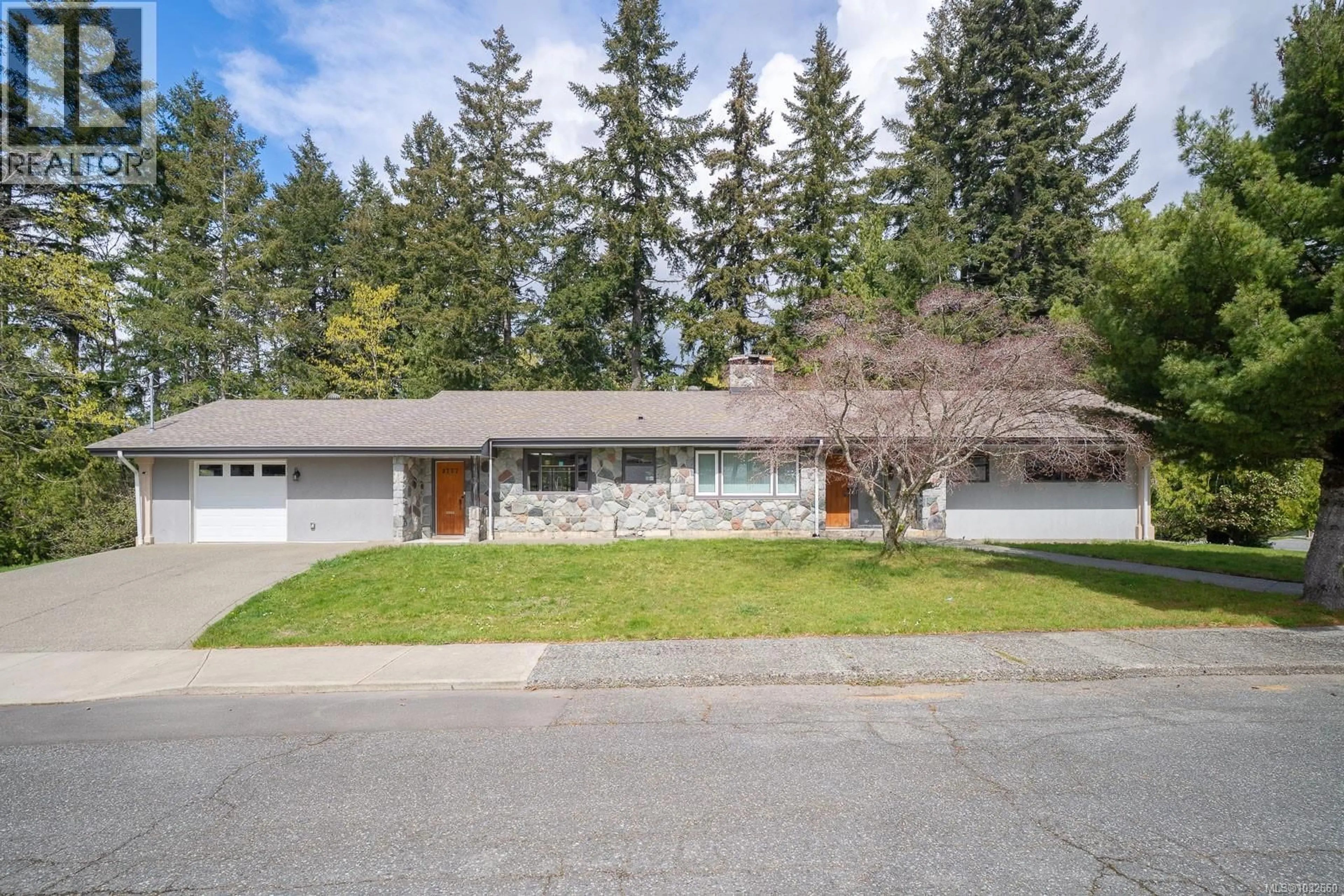 Home with vinyl exterior material, street for 3777 CHURCH STREET, Port Alberni British Columbia V9Y1T5