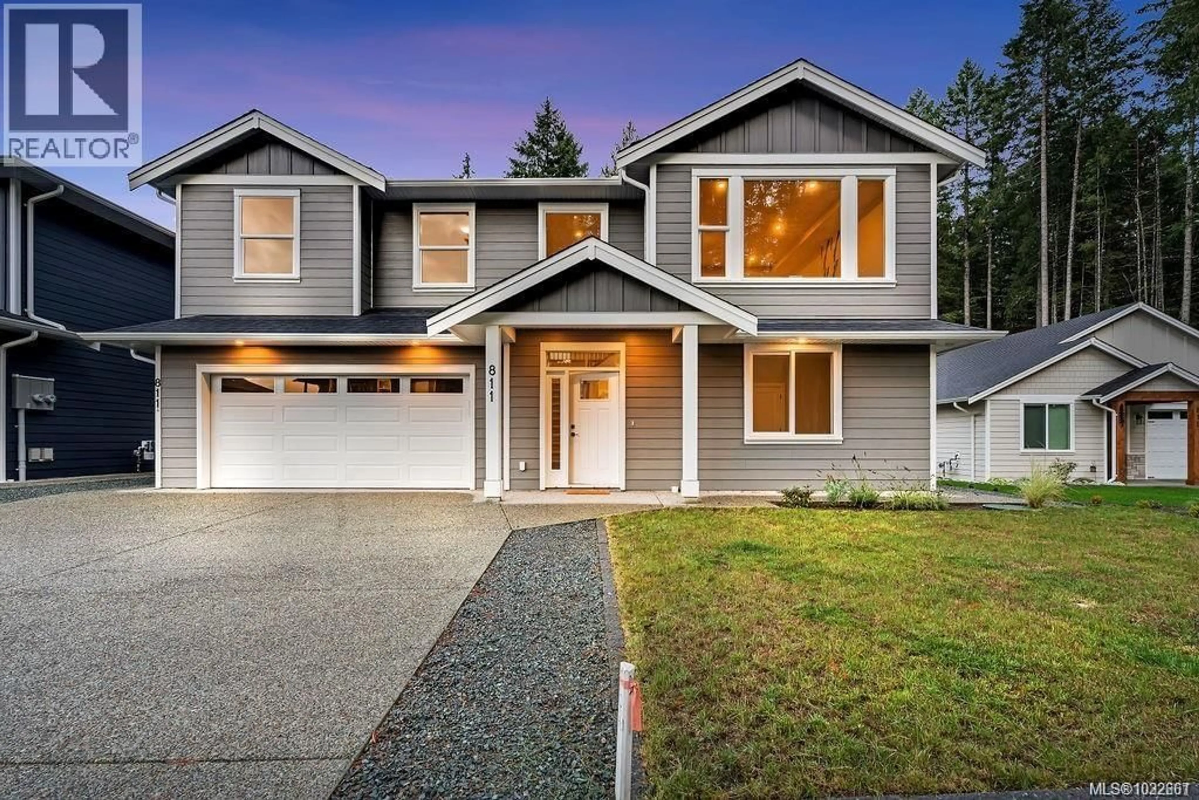 Home with vinyl exterior material, street for 811 STRINGER WAY, Ladysmith British Columbia V9G0A7