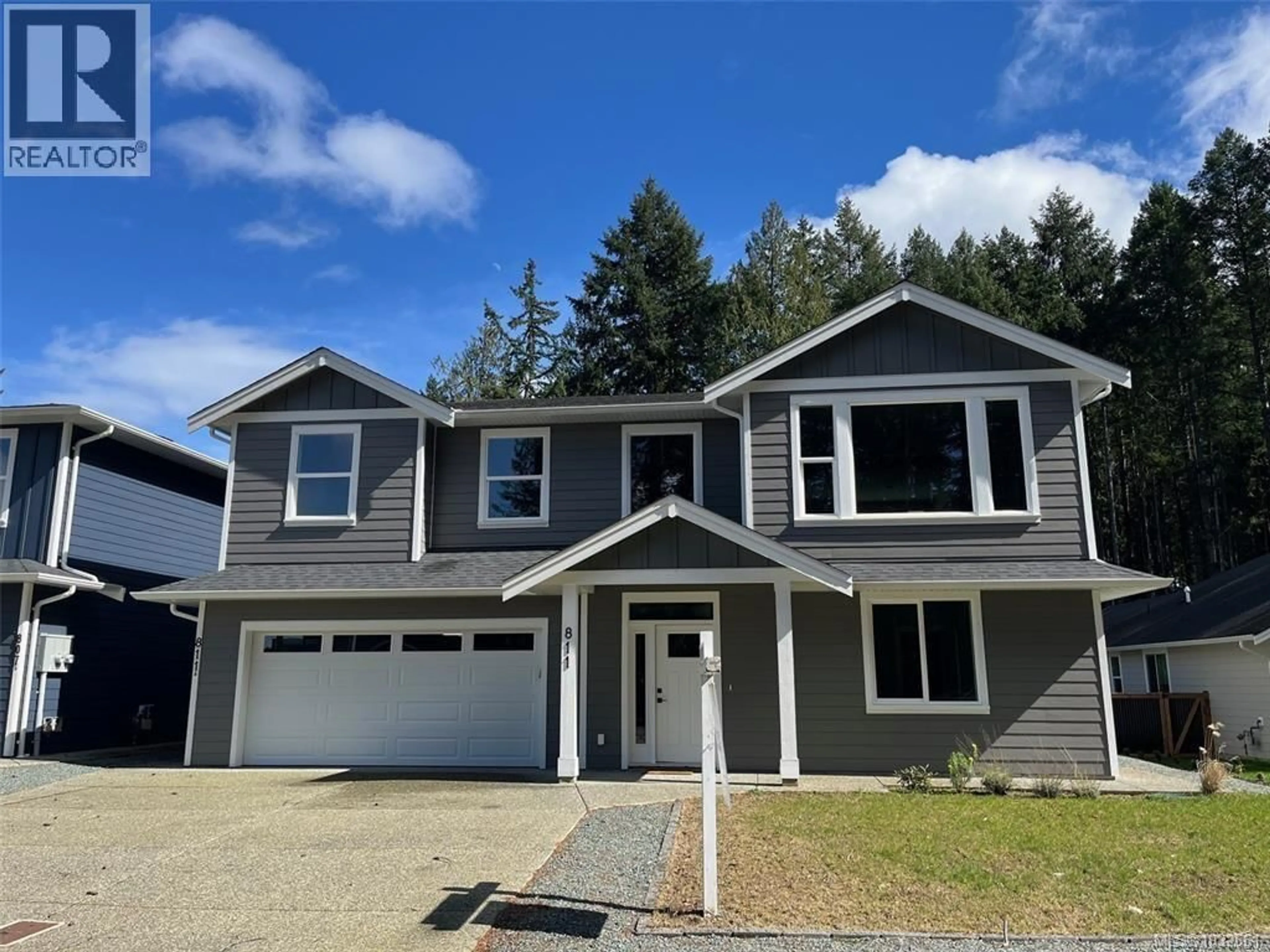 Home with vinyl exterior material, street for 811 STRINGER WAY, Ladysmith British Columbia V9G0A7