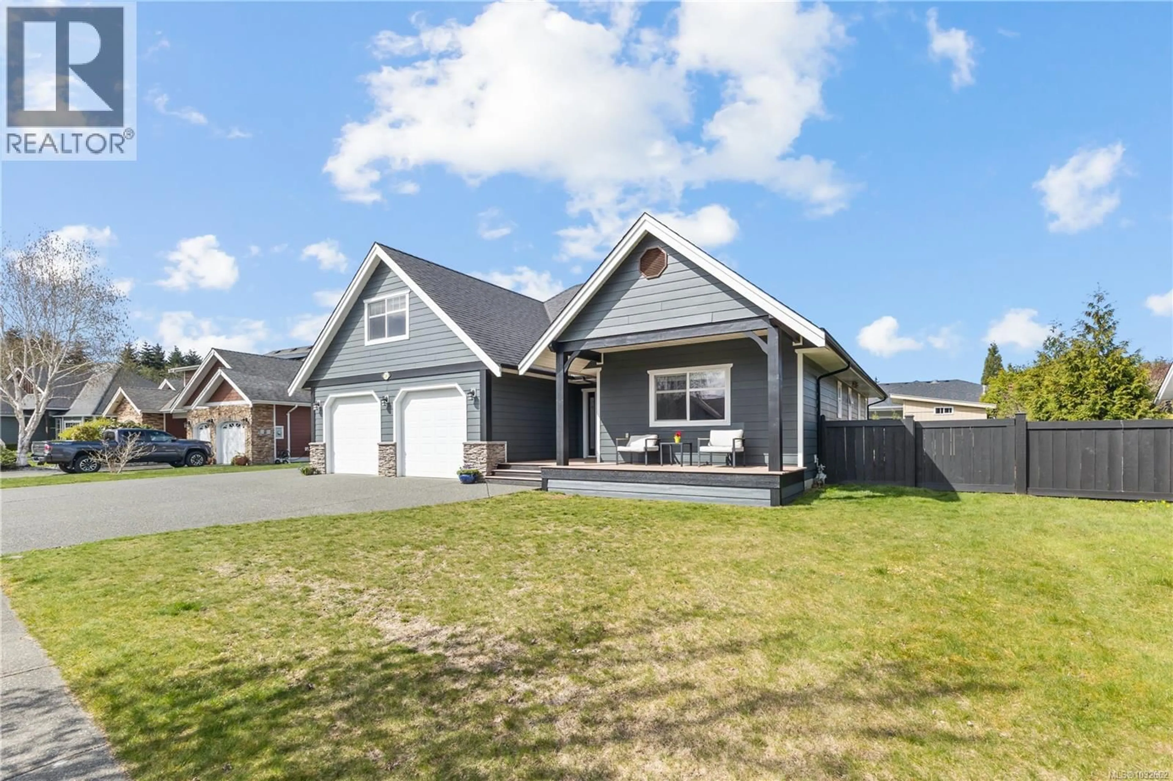 Home with vinyl exterior material, street for 2180 FOREST GROVE DRIVE, Campbell River British Columbia V9W6H9