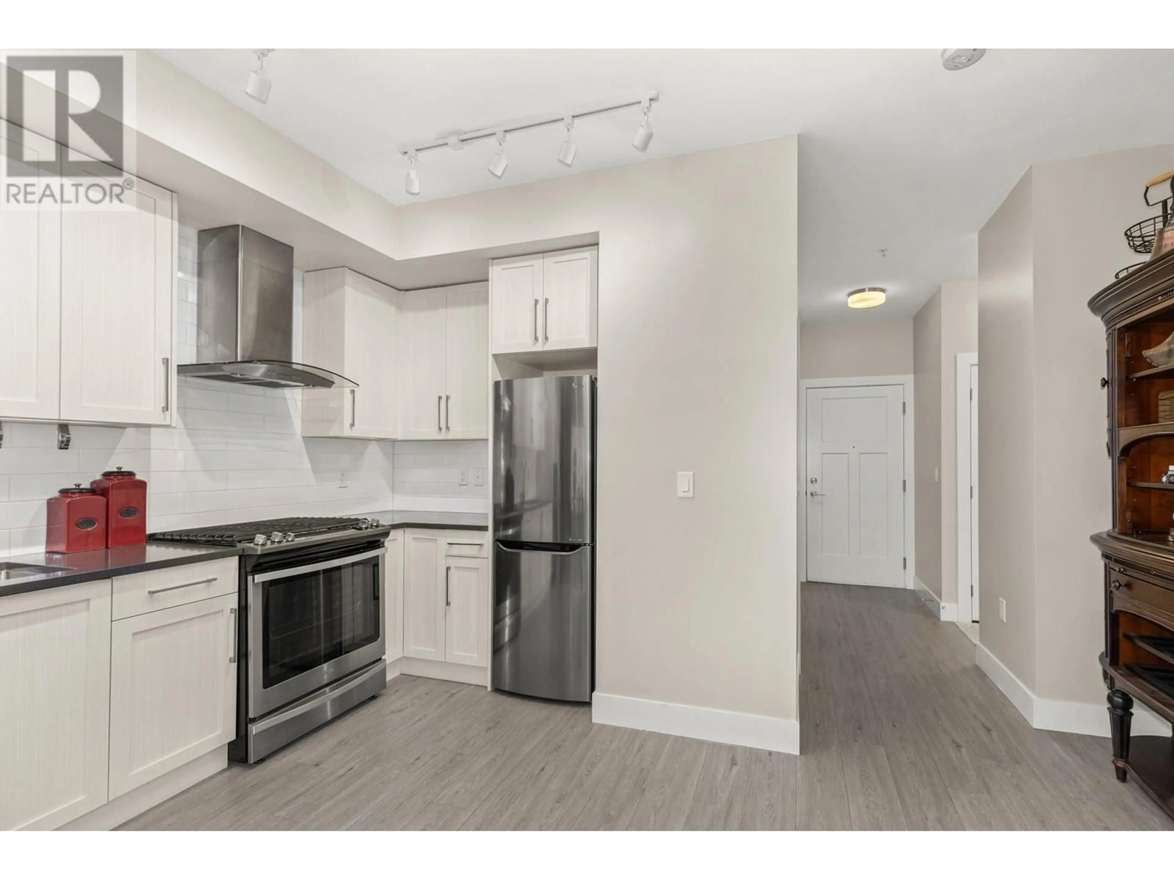 Standard kitchen, not visible floor for 4380 Lakeshore Road Unit# 219, Kelowna British Columbia V1W5N3