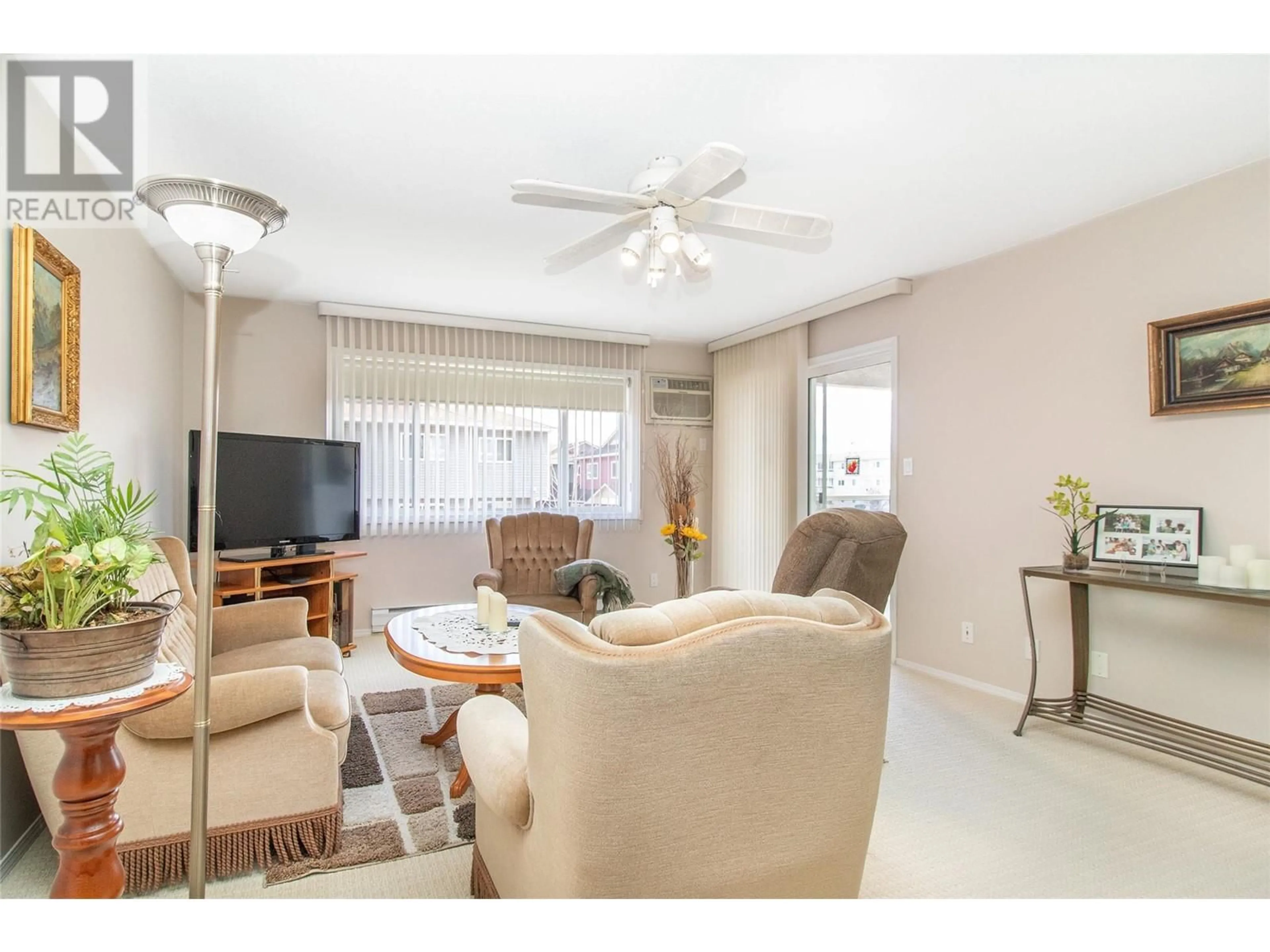 Living room, wood floors for 2477 Ingram Road Unit# 102, West Kelowna British Columbia V4T1W7