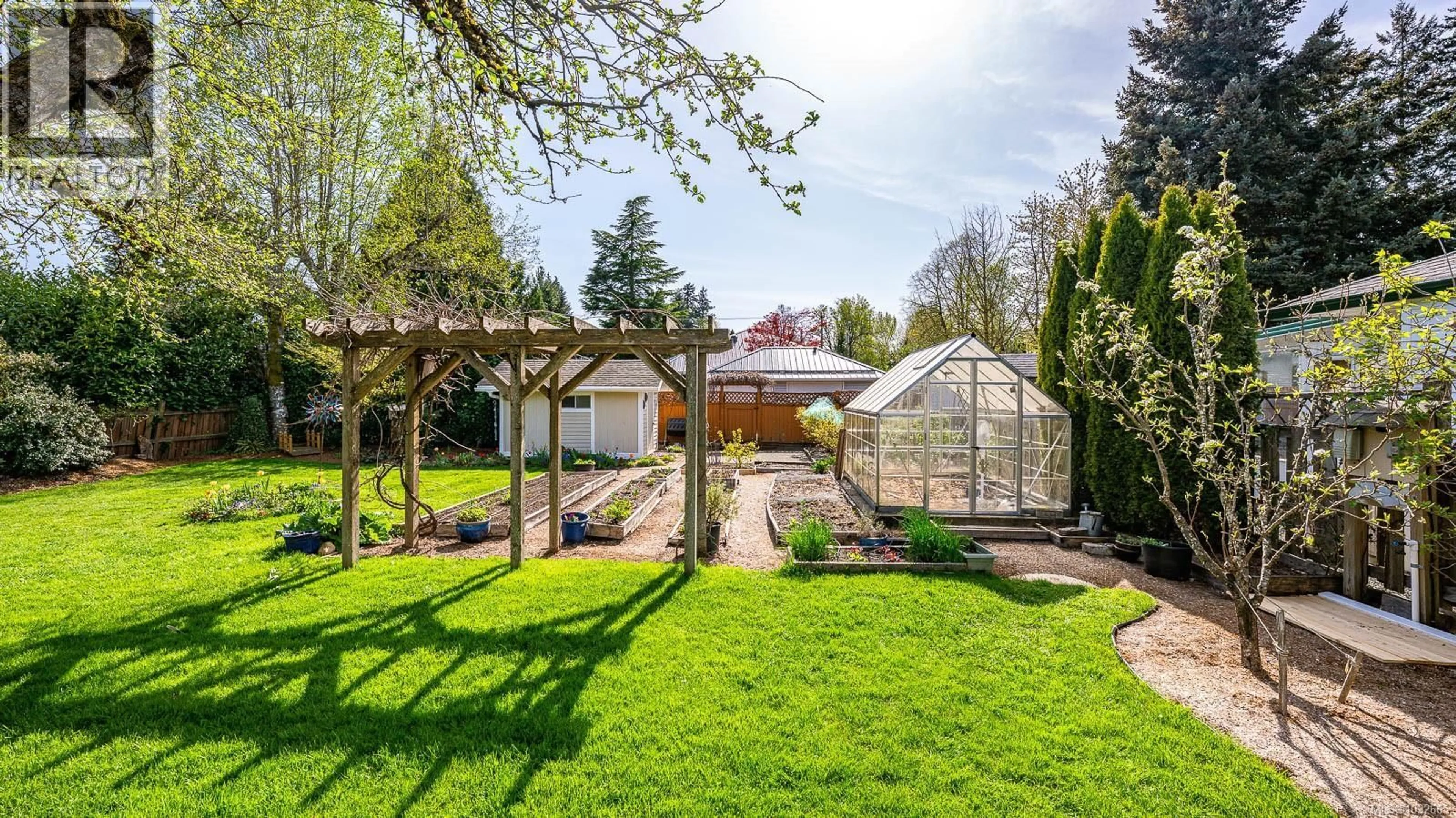 Patio, street for 787 STEWART AVENUE, Courtenay British Columbia V9N3H3