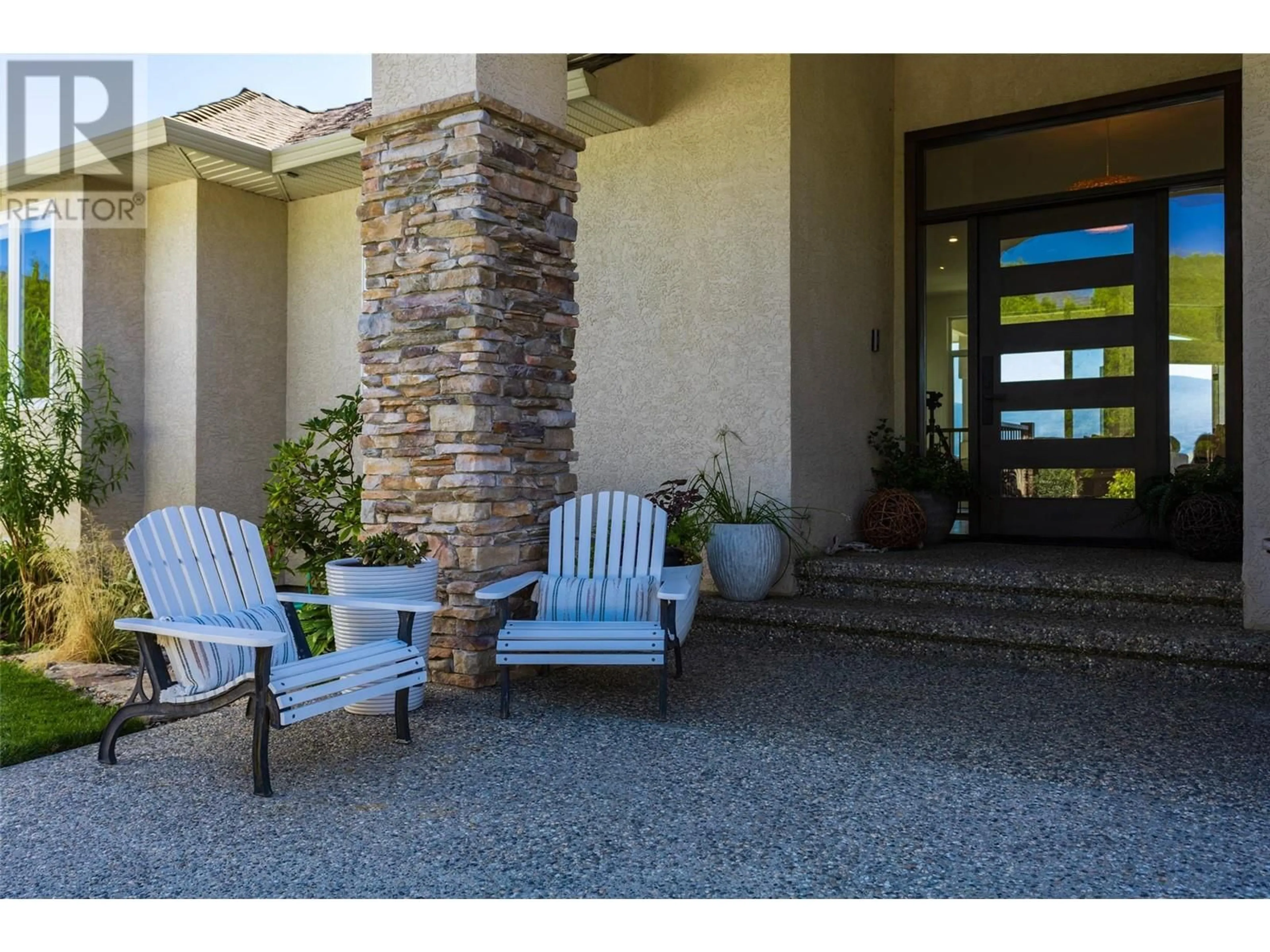 Indoor entryway, ceramic floors for 1608 Braeburn Court, West Kelowna British Columbia V4T2V5