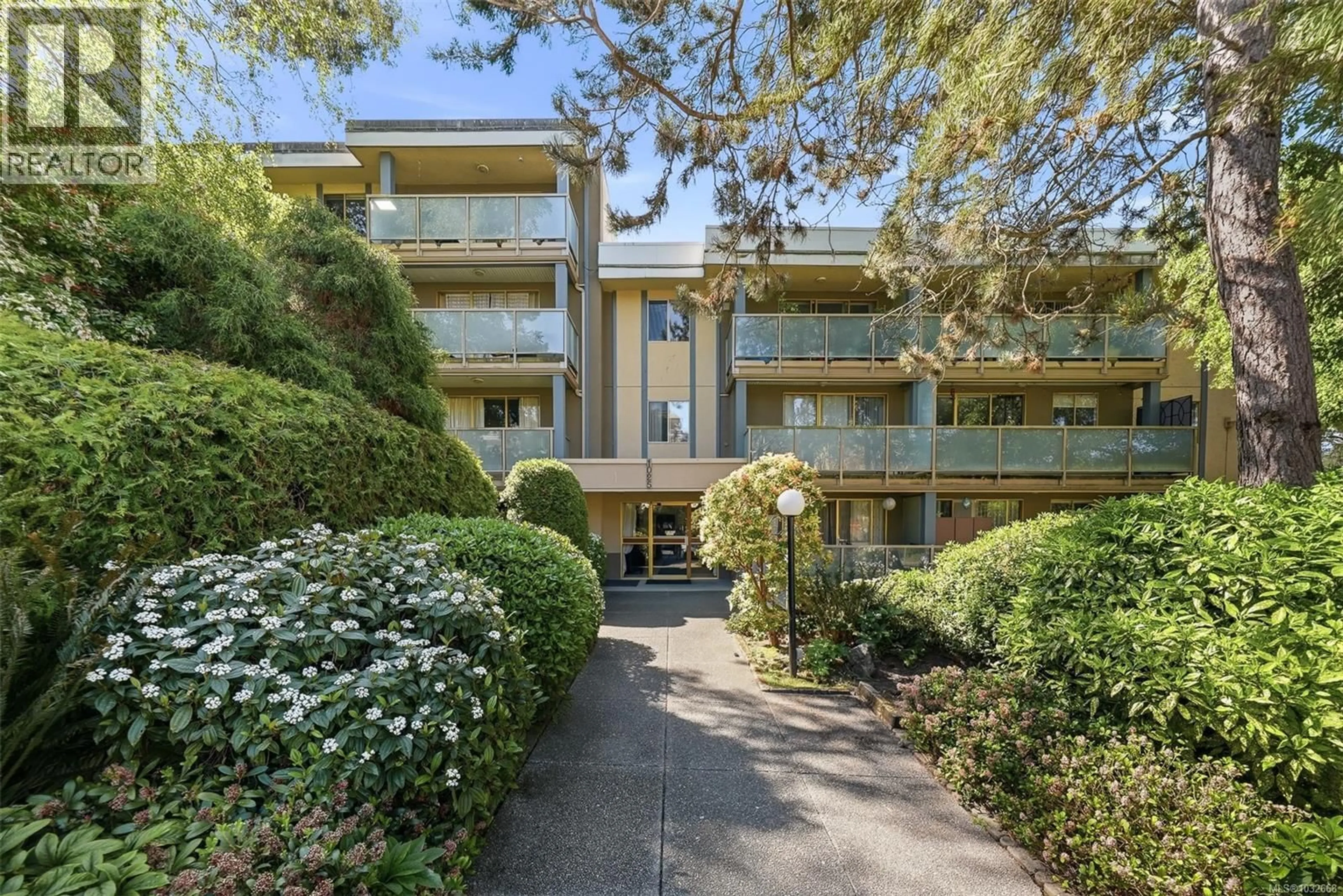 Patio, unknown for 123 - 1025 INVERNESS ROAD, Saanich British Columbia V8X2S2