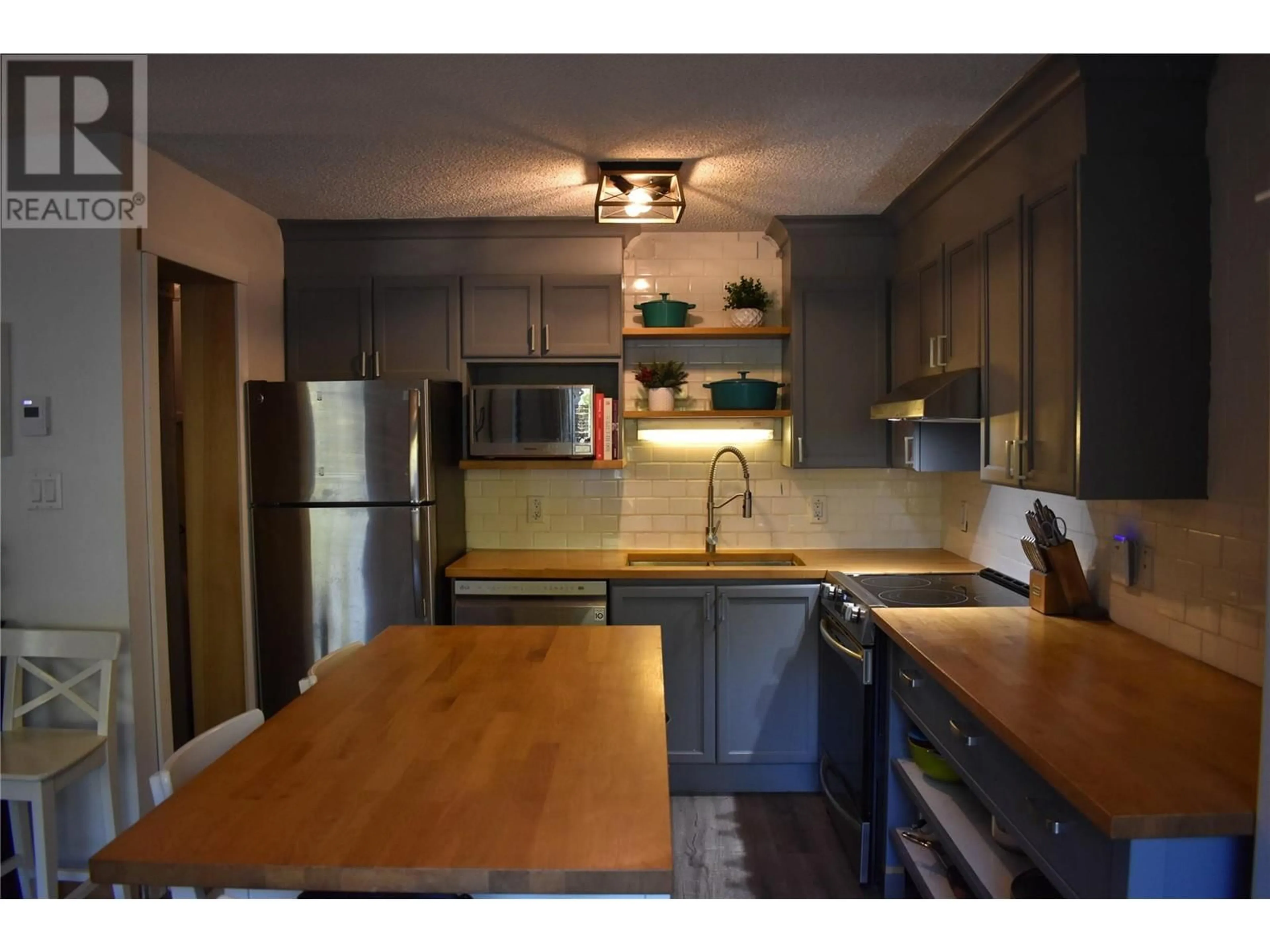 Kitchen, wood floors, cottage for 2035 PANORAMA DRIVE Drive Unit# 218-219, Panorama British Columbia V0A1T0