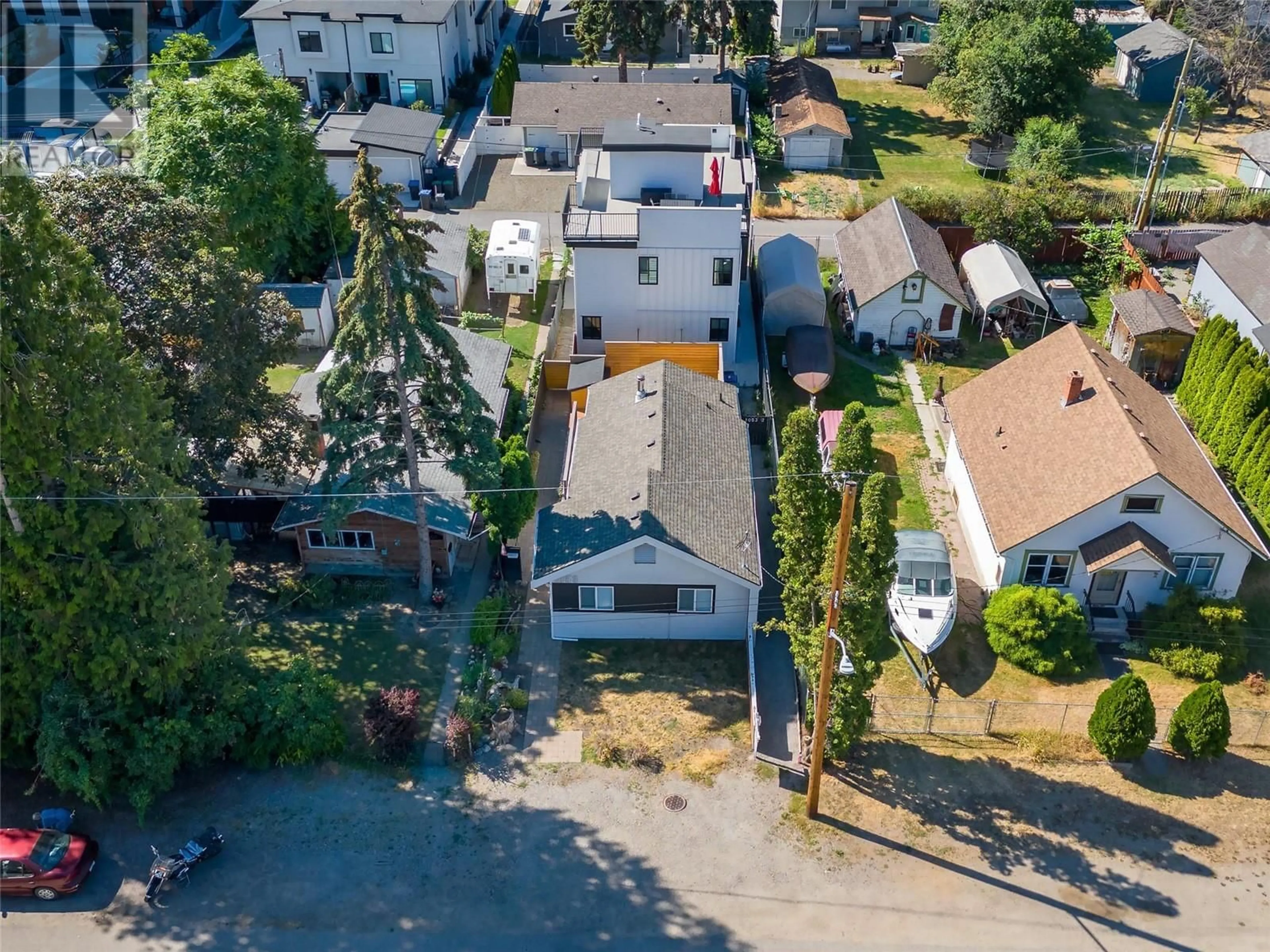 Frontside or backside of a home, the street view for 1053 Martin Avenue Lot# 1, Kelowna British Columbia V1Y6V6