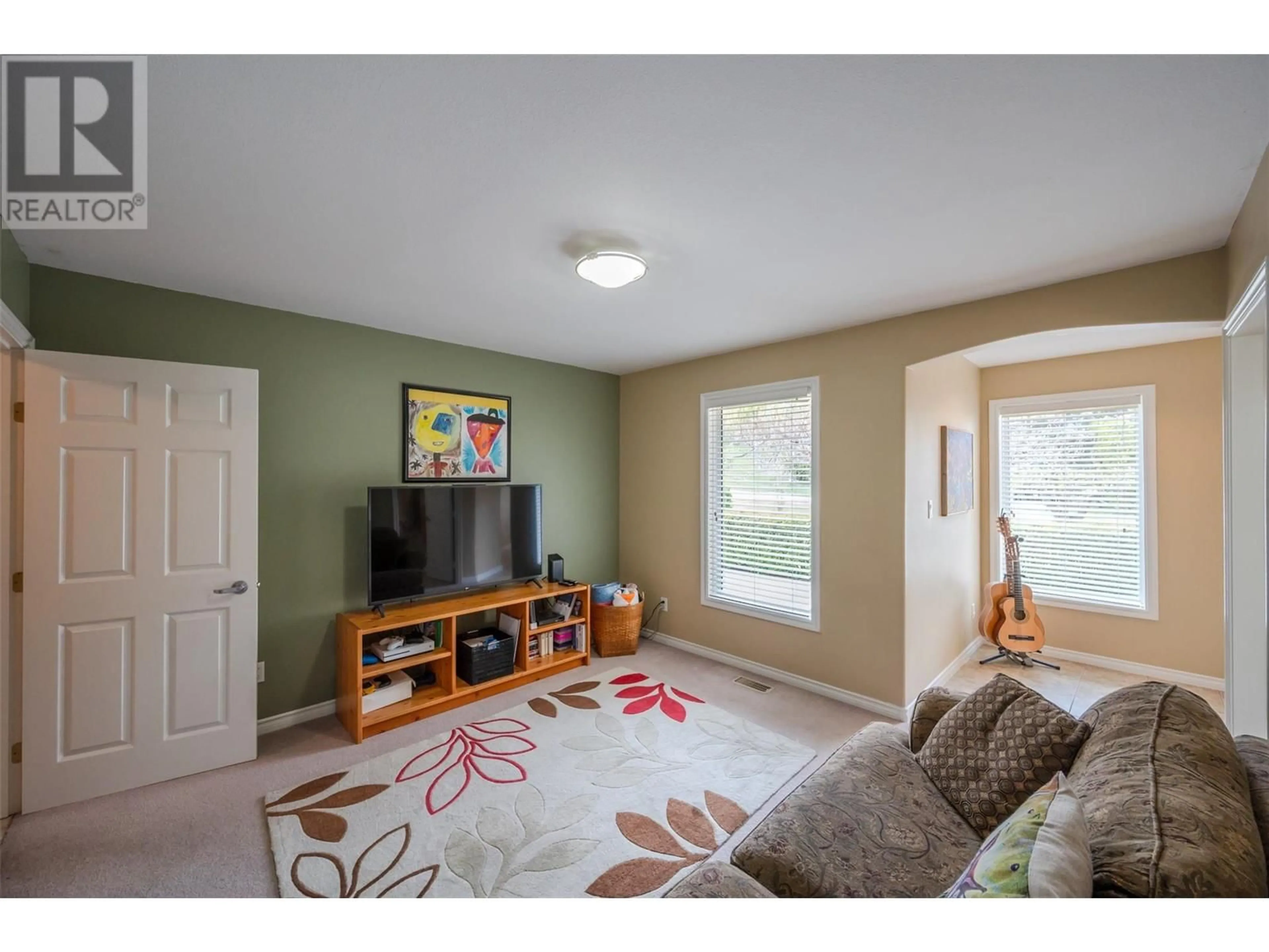 Living room, carpet floors for 310 Spruce Avenue, Kaleden British Columbia V0H1K0