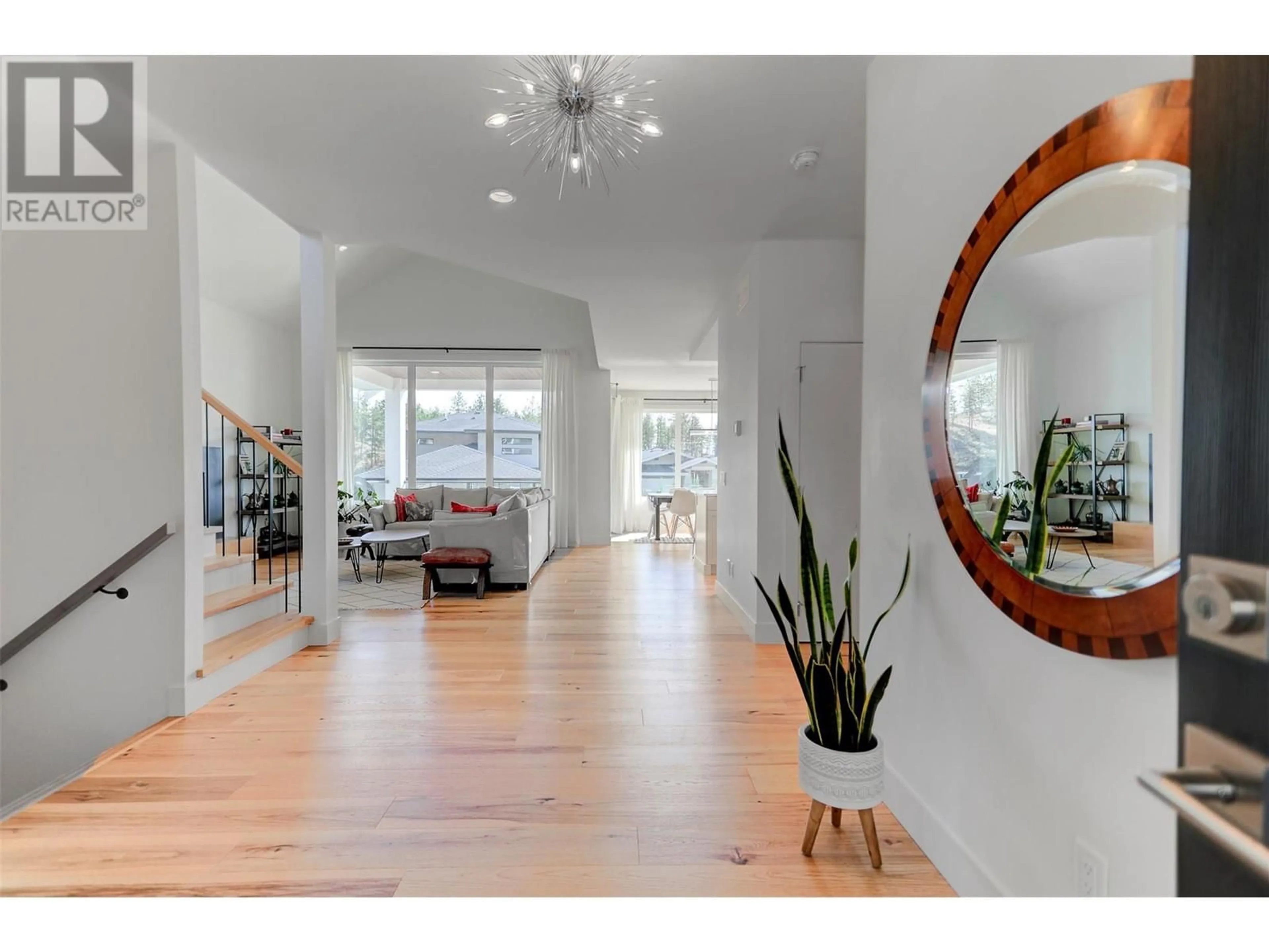 Indoor entryway, wood floors for 279 Upper Canyon Drive N, Kelowna British Columbia V1V3C7