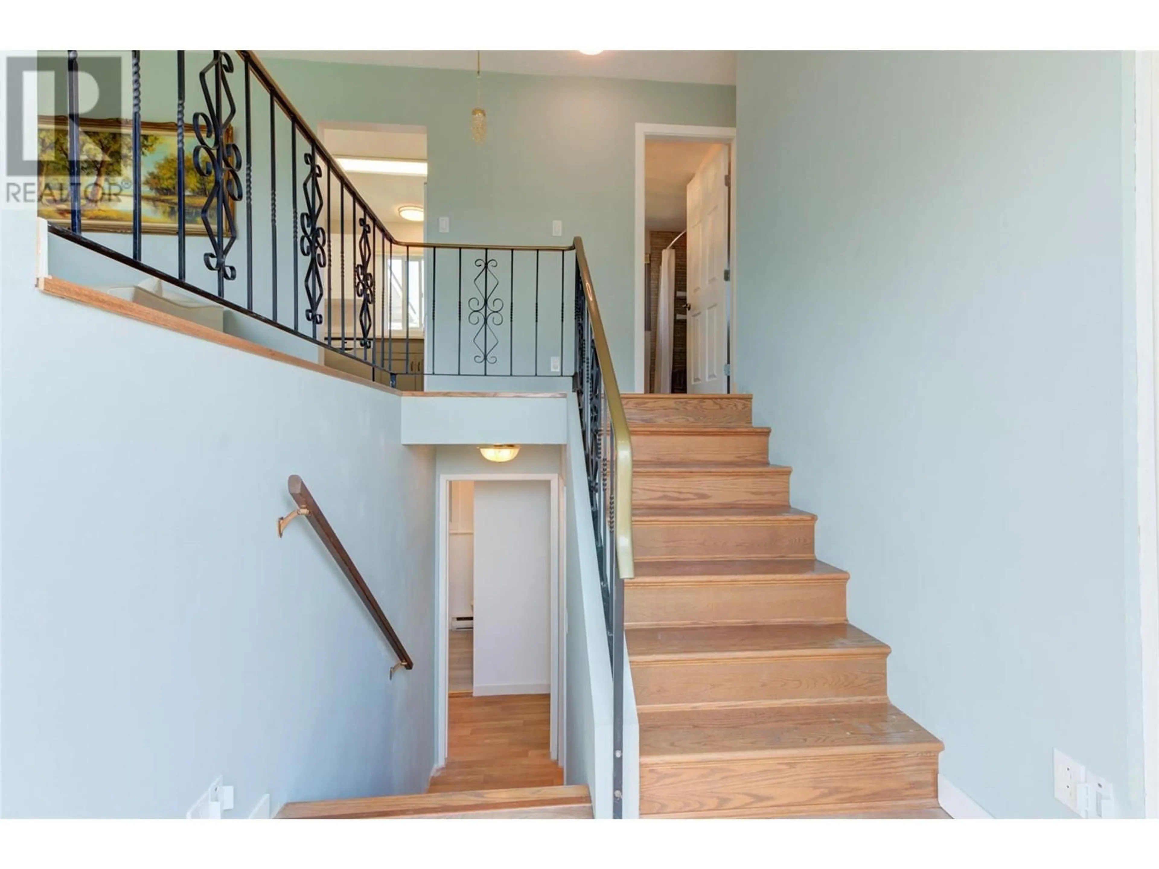 Indoor foyer, wood floors for 2472 Smid Road, West Kelowna British Columbia V4T1P1