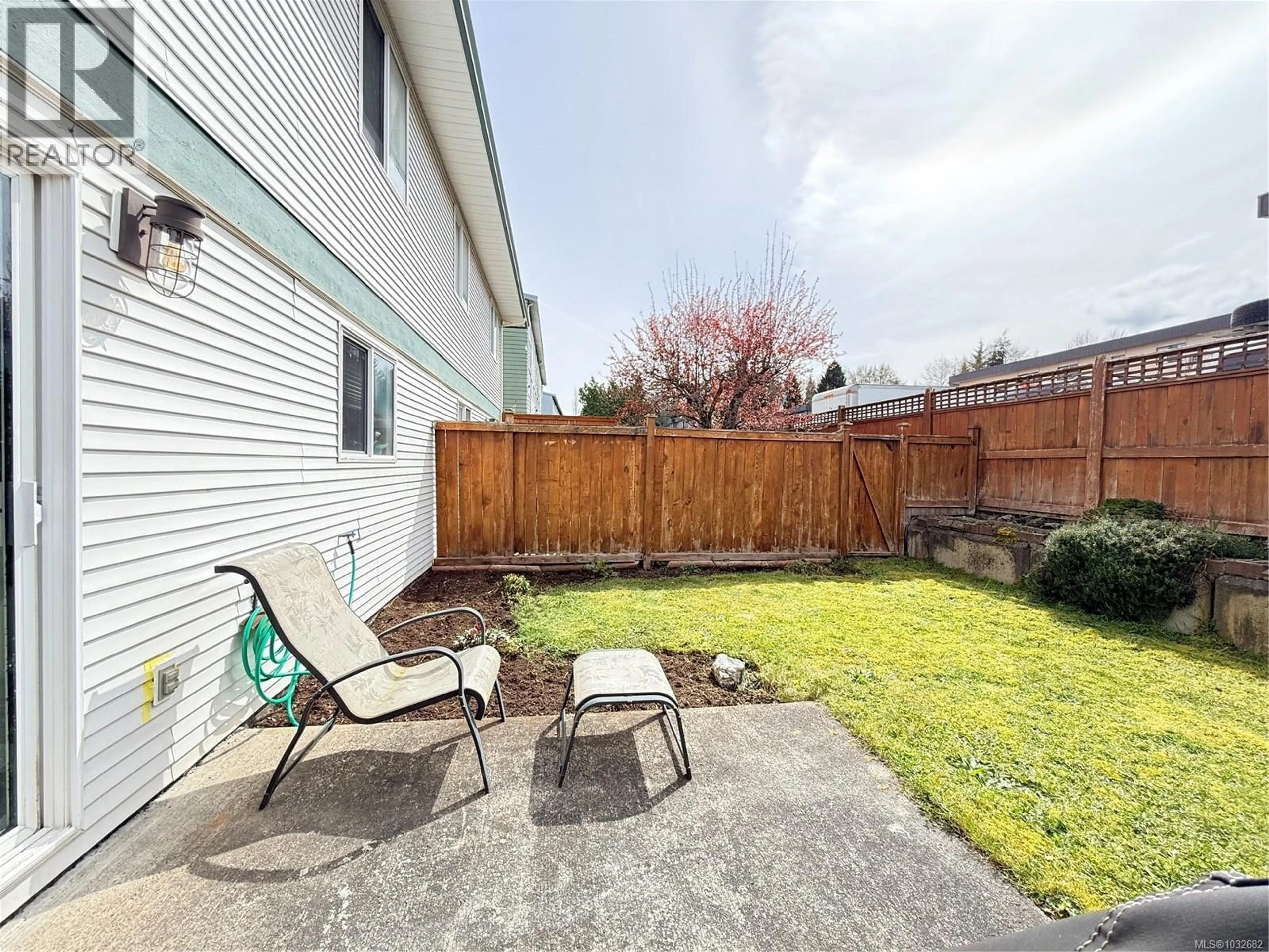 Patio, street for 2553 KINGCOME PLACE, Port McNeill British Columbia V0N2R0