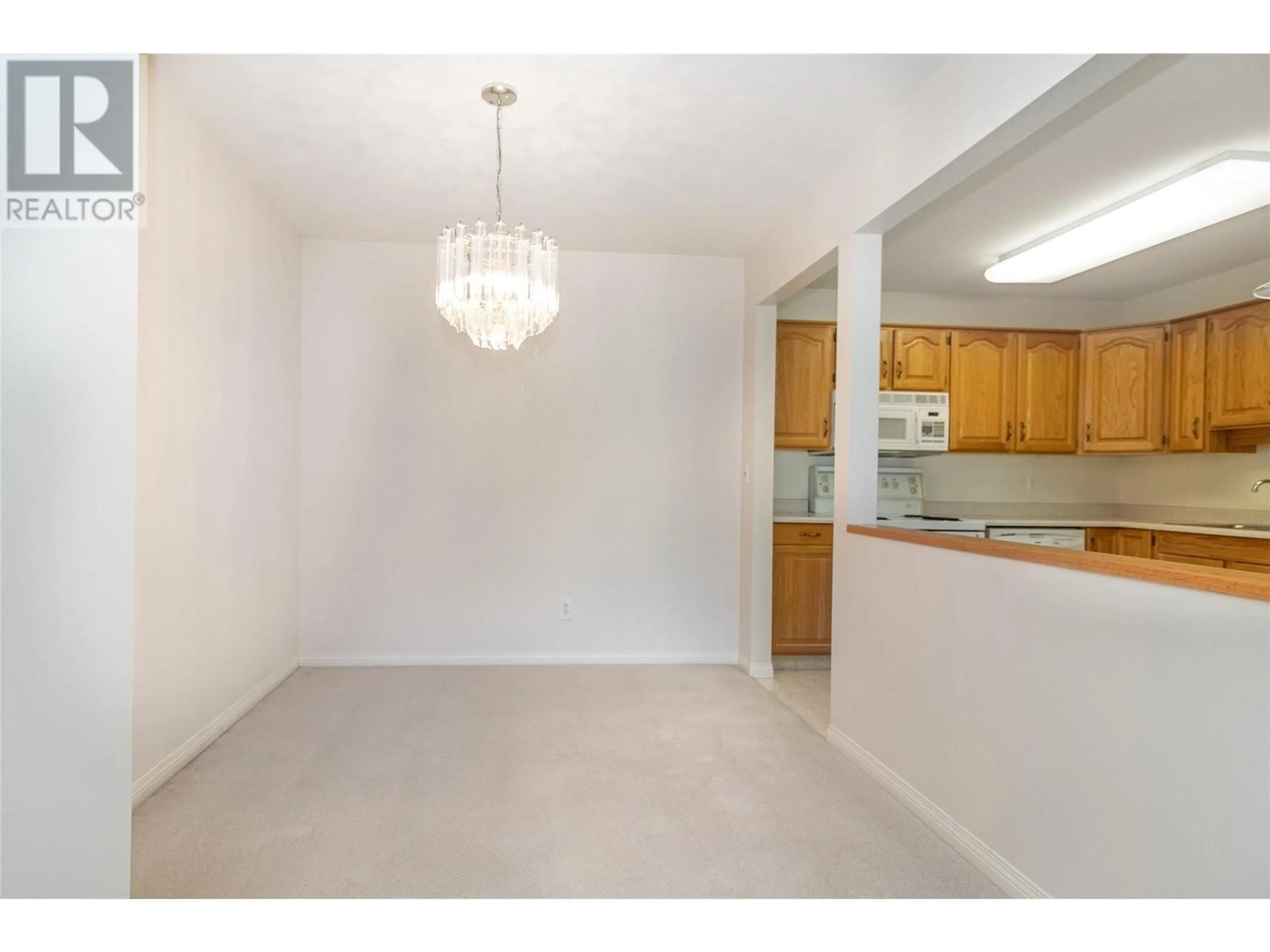 Standard kitchen, not visible floor for 1055 Lawrence Avenue Unit# 307, Kelowna British Columbia V1Y6M3