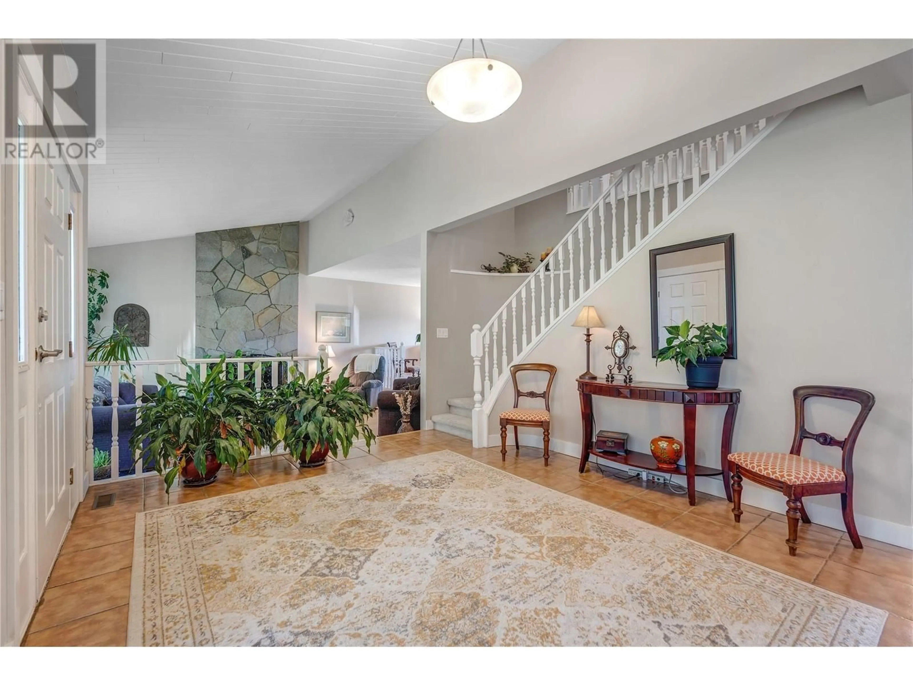 Indoor entryway, wood floors for 10707 Giants Head Road, Summerland British Columbia V0H1Z7