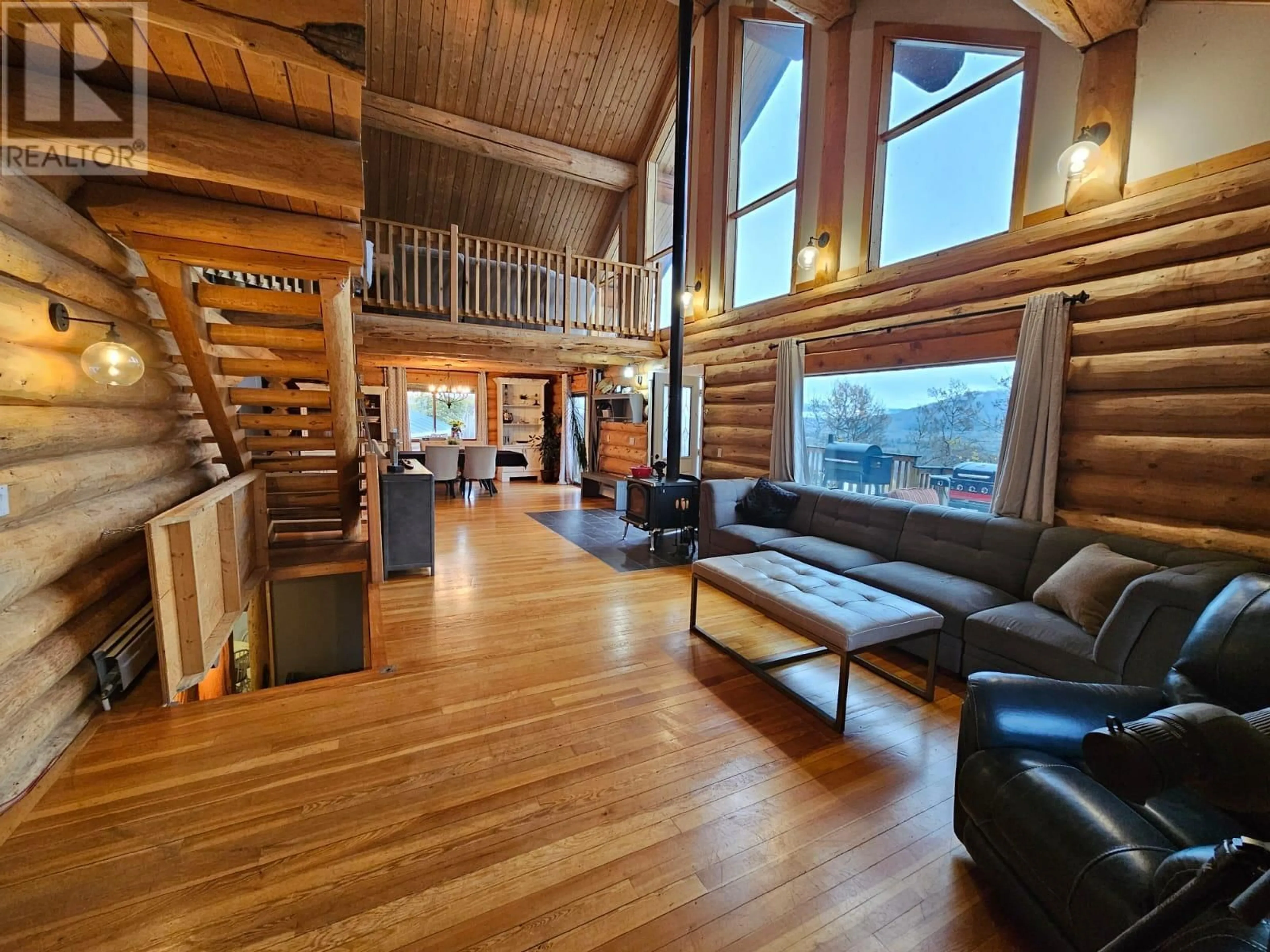 Indoor lobby, wood floors for 6530 Campbell Road Road, Chetwynd British Columbia V0C1J0