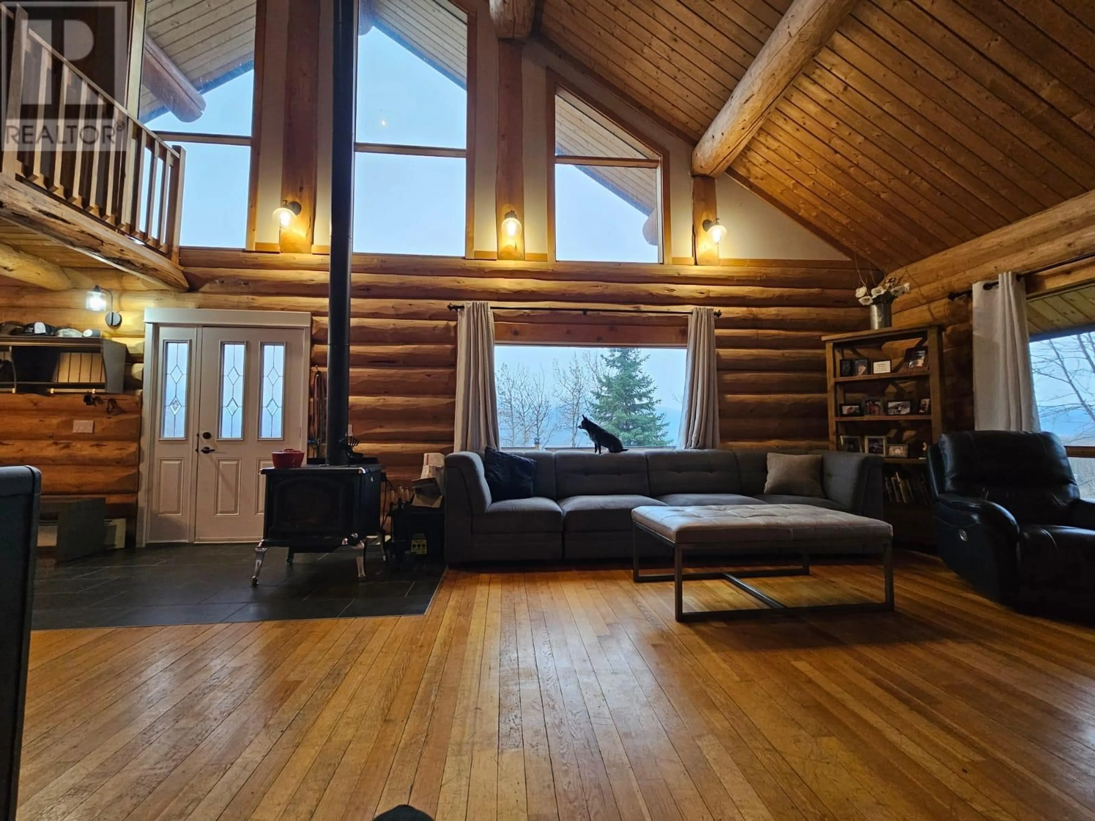 Living room, wood floors for 6530 Campbell Road Road, Chetwynd British Columbia V0C1J0