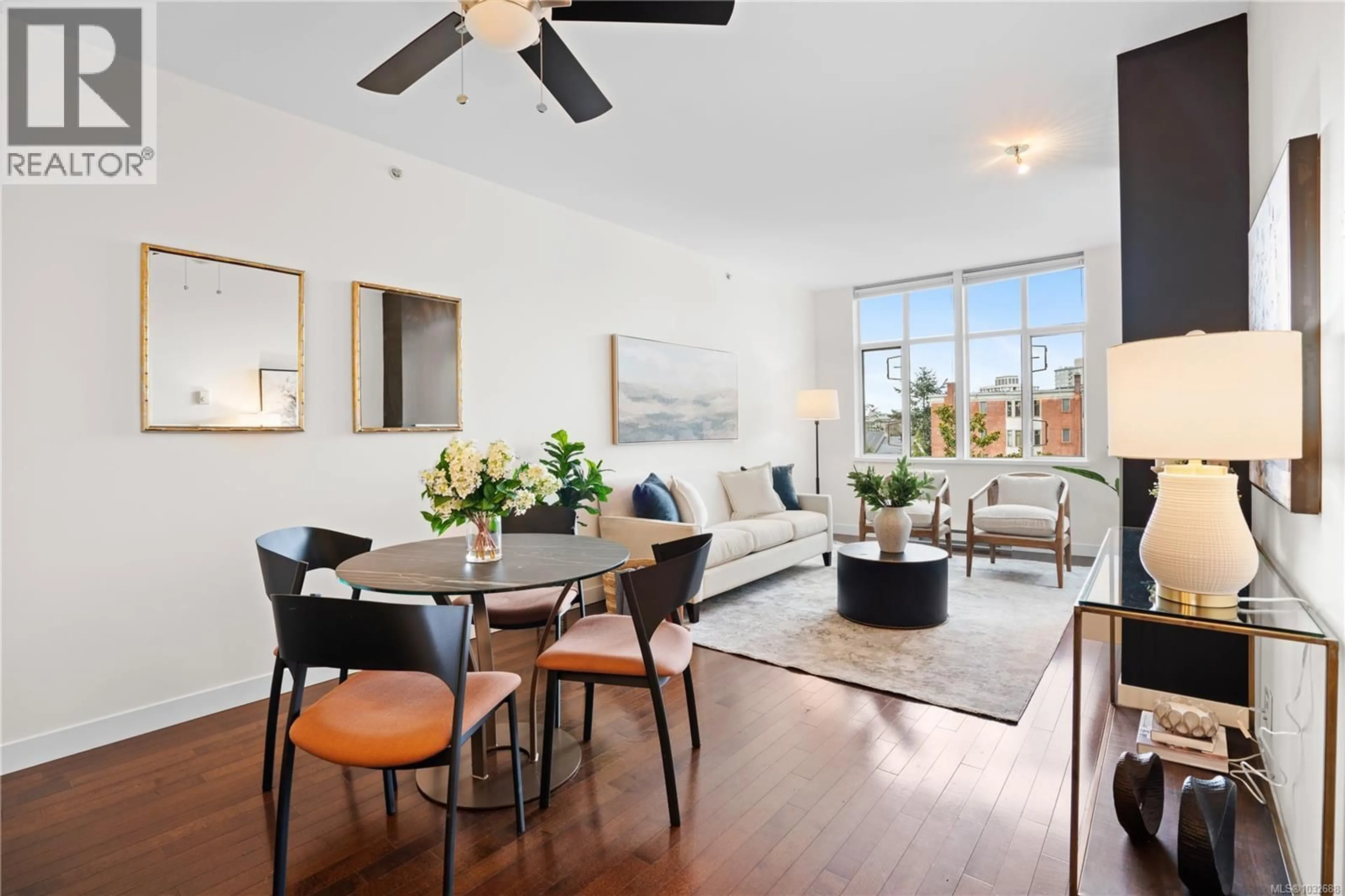 Living room with furniture, unknown for 415 - 999 BURDETT AVENUE, Victoria British Columbia V8V3G7