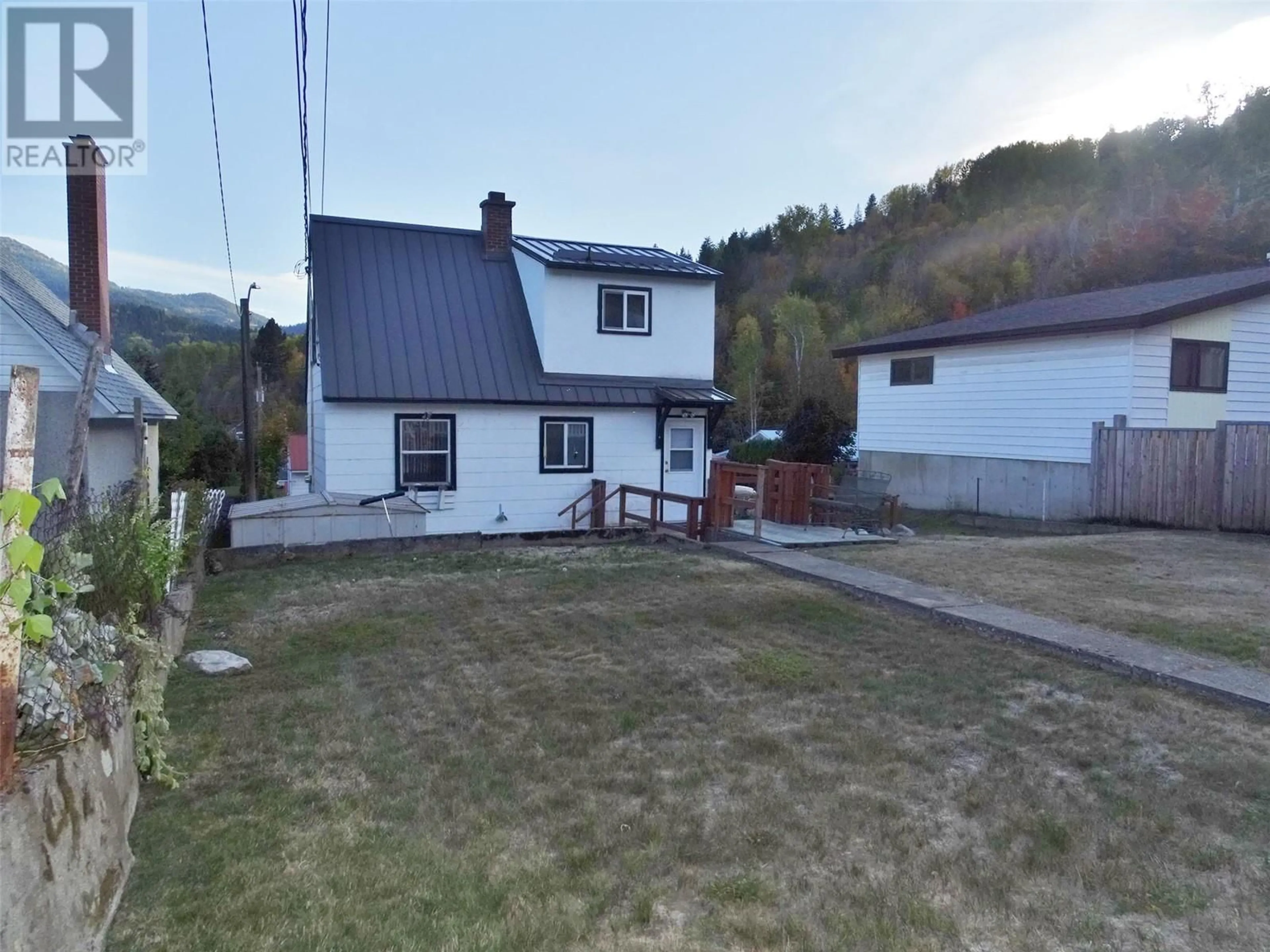 Frontside or backside of a home, cottage for 955 Thackeray Street, Warfield British Columbia V1R2C3