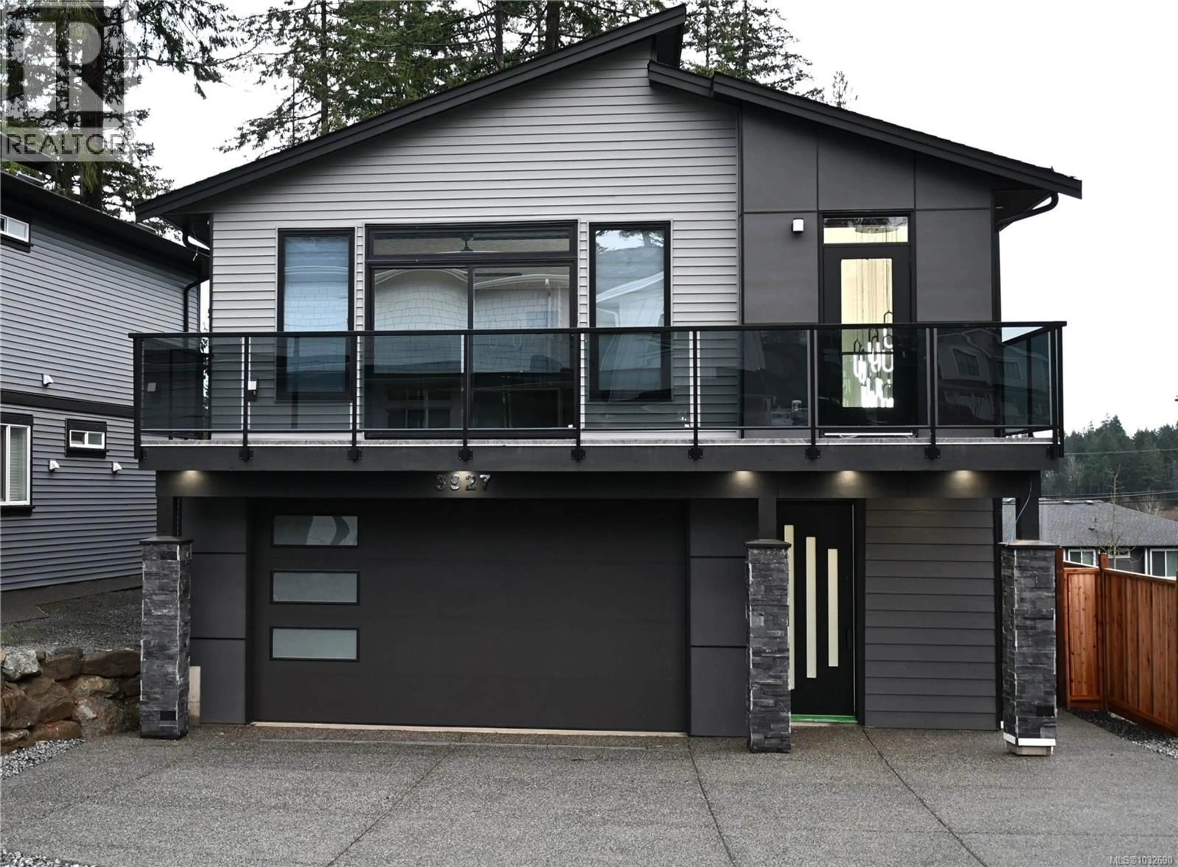 Home with vinyl exterior material, street for 3927 JINGLE POT ROAD, Nanaimo British Columbia V9T5R1