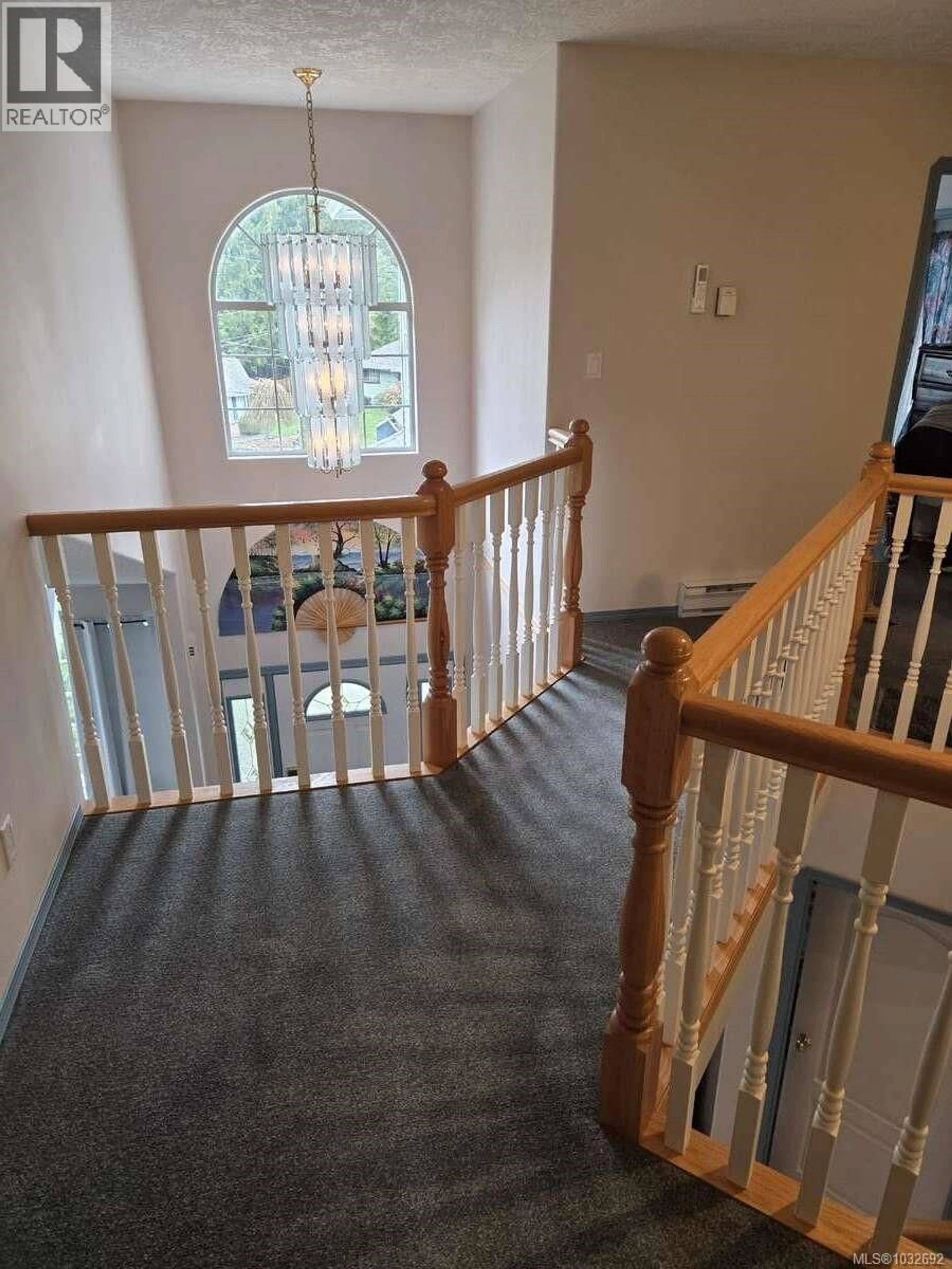 Indoor foyer for 1,199,000 SAN JUAN PLACE, Shawnigan Lake British Columbia V8H2E6