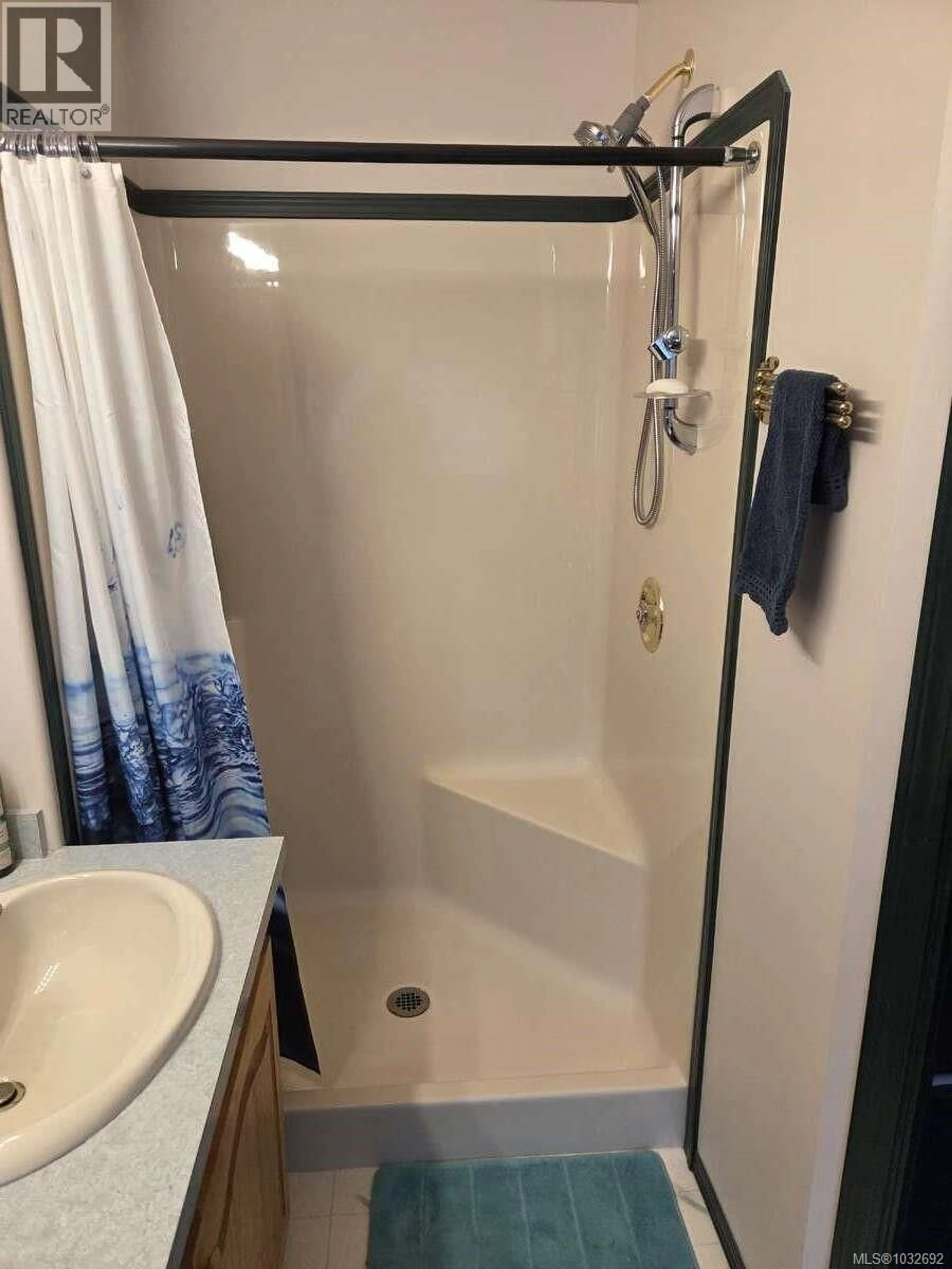 Standard bathroom, floor is not visible for 1,199,000 SAN JUAN PLACE, Shawnigan Lake British Columbia V8H2E6