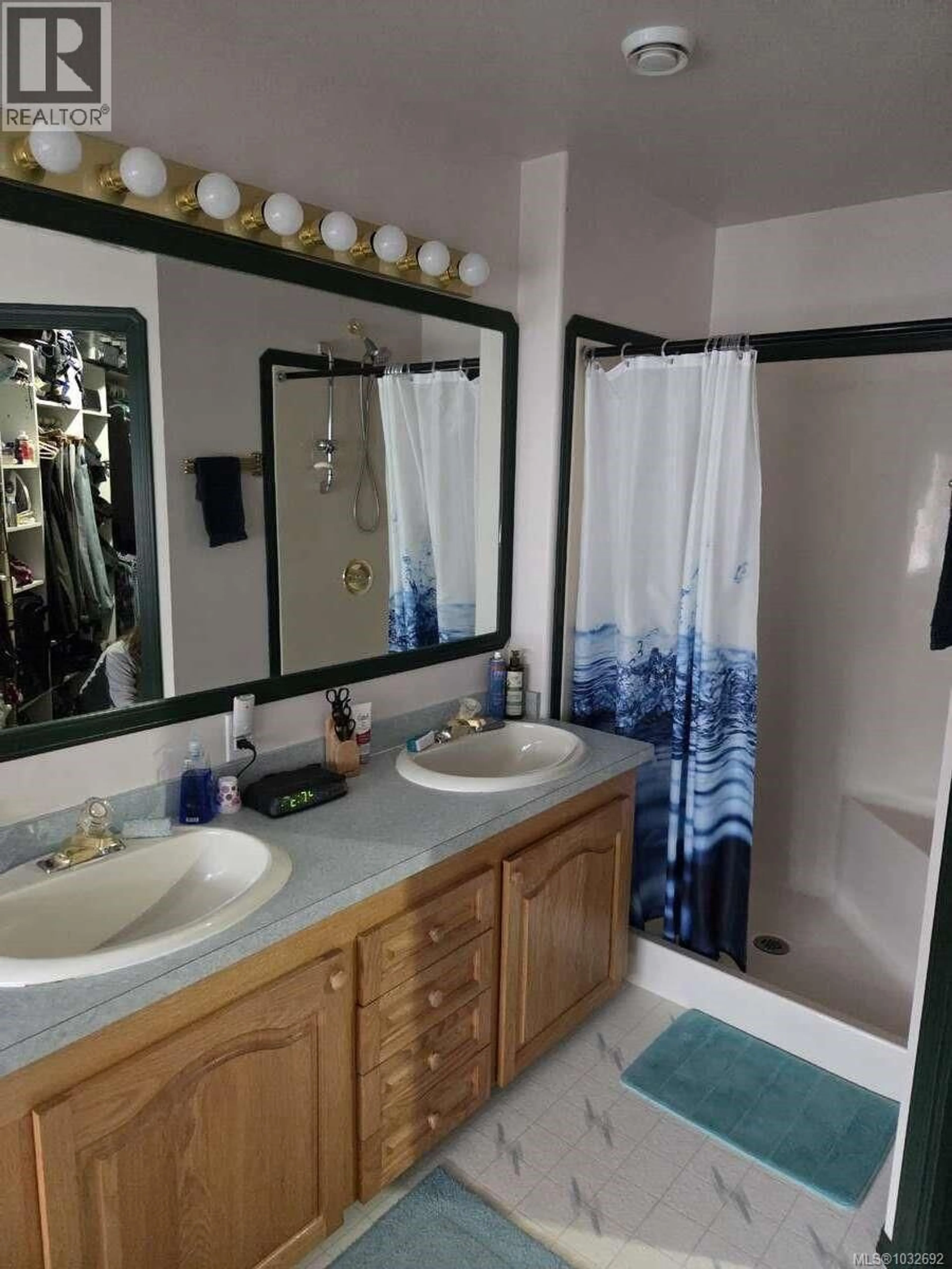 Standard bathroom, ceramic/tile floor for 1,199,000 SAN JUAN PLACE, Shawnigan Lake British Columbia V8H2E6
