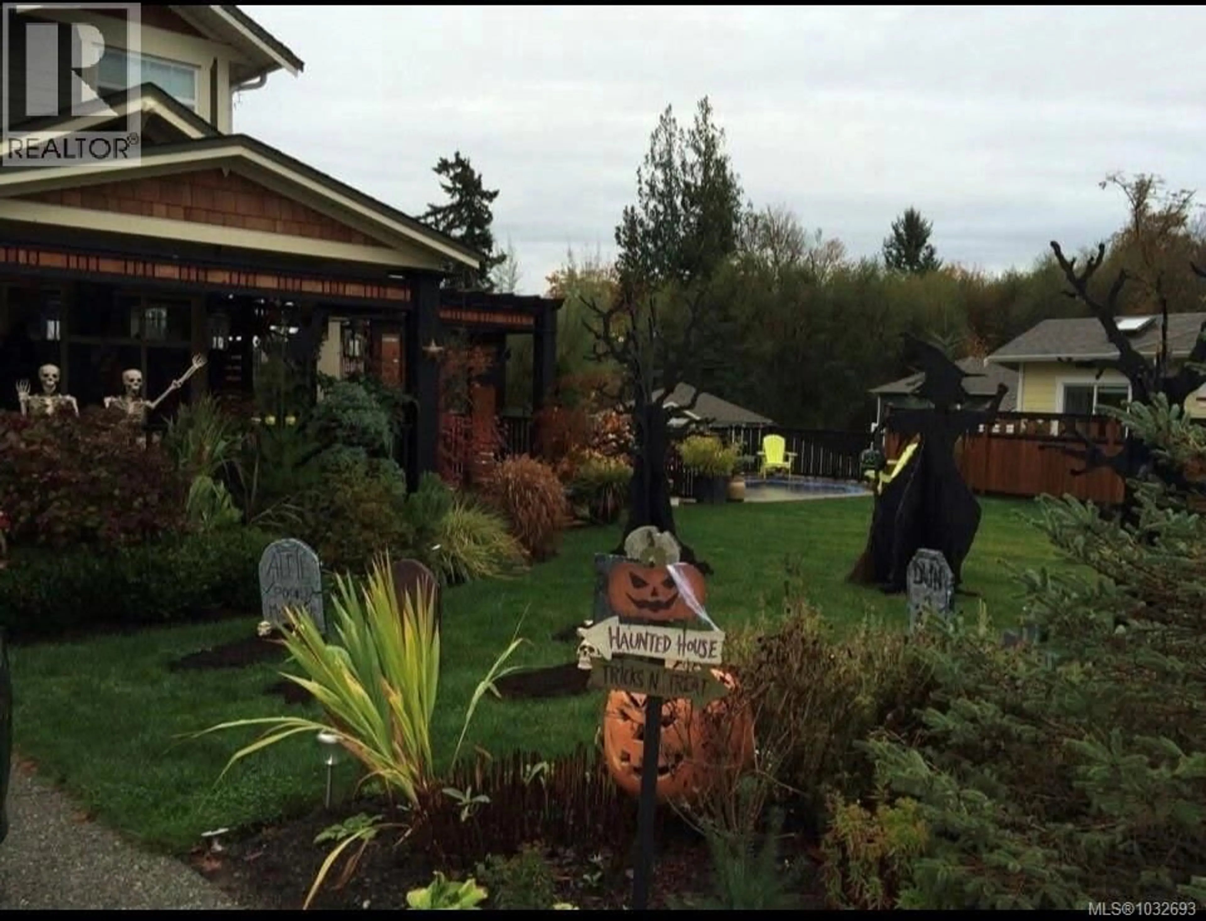 Patio, street for 2306 DEMAMIEL PLACE, Sooke British Columbia V9Z0Y4