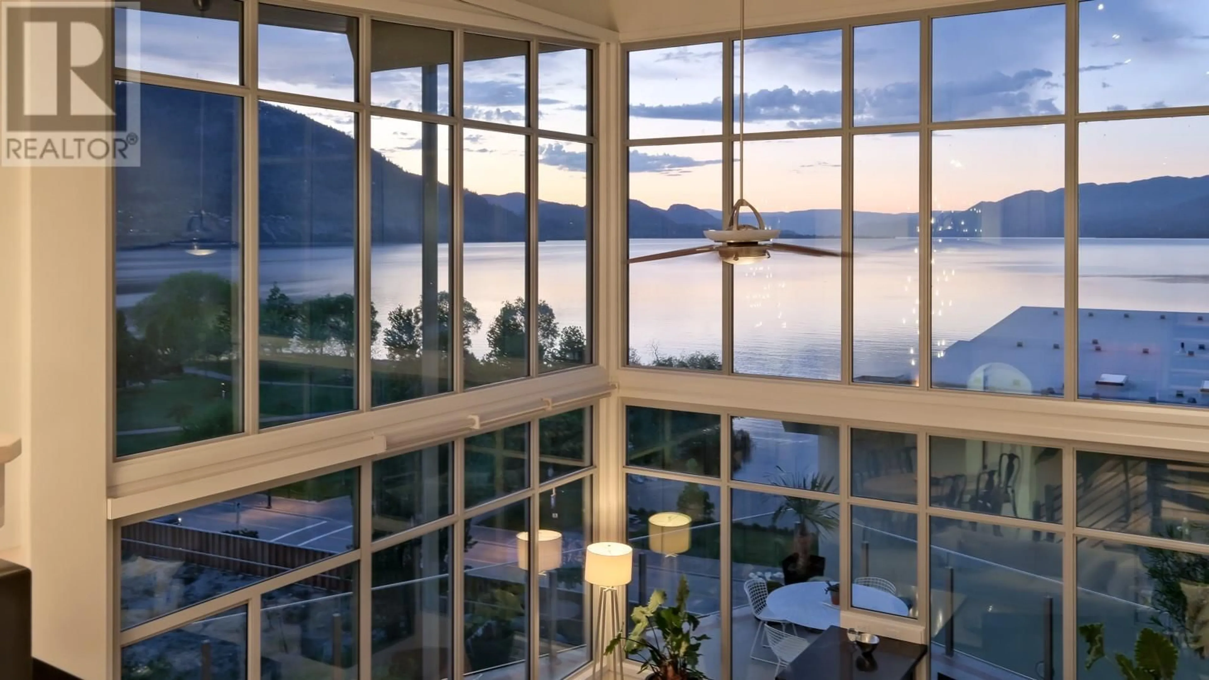 Indoor foyer for 701 - 250 MARINA WAY, Penticton British Columbia V2A1H4