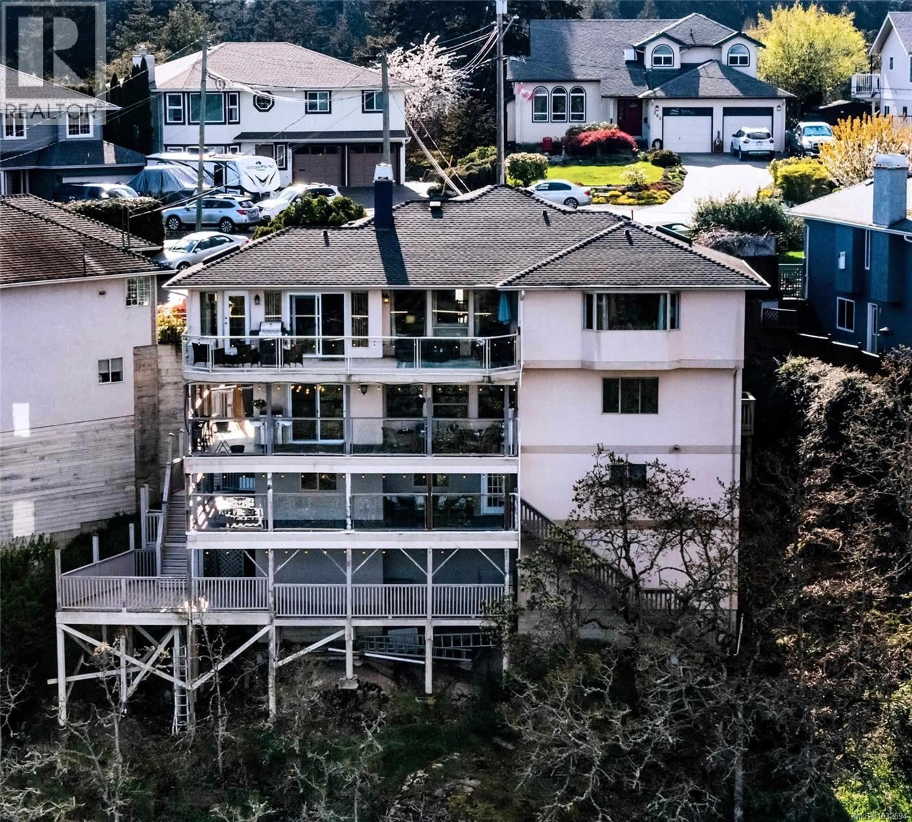 A pic from outside/outdoor area/front of a property/back of a property/a pic from drone, water/lake/river/ocean view for 380 CRYSTALVIEW TERRACE, Langford British Columbia V9B5S5