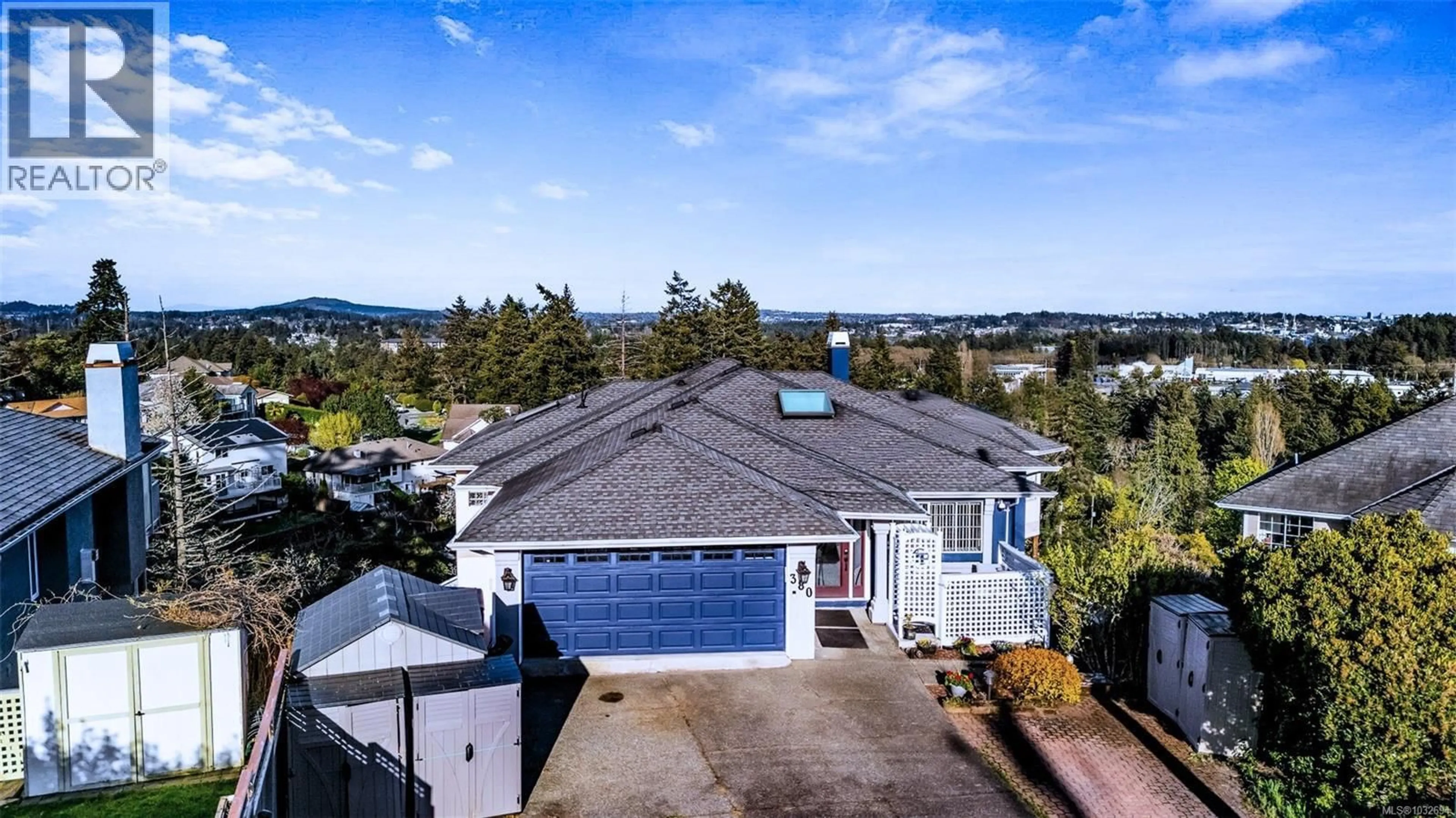 A pic from outside/outdoor area/front of a property/back of a property/a pic from drone, water/lake/river/ocean view for 380 CRYSTALVIEW TERRACE, Langford British Columbia V9B5S5