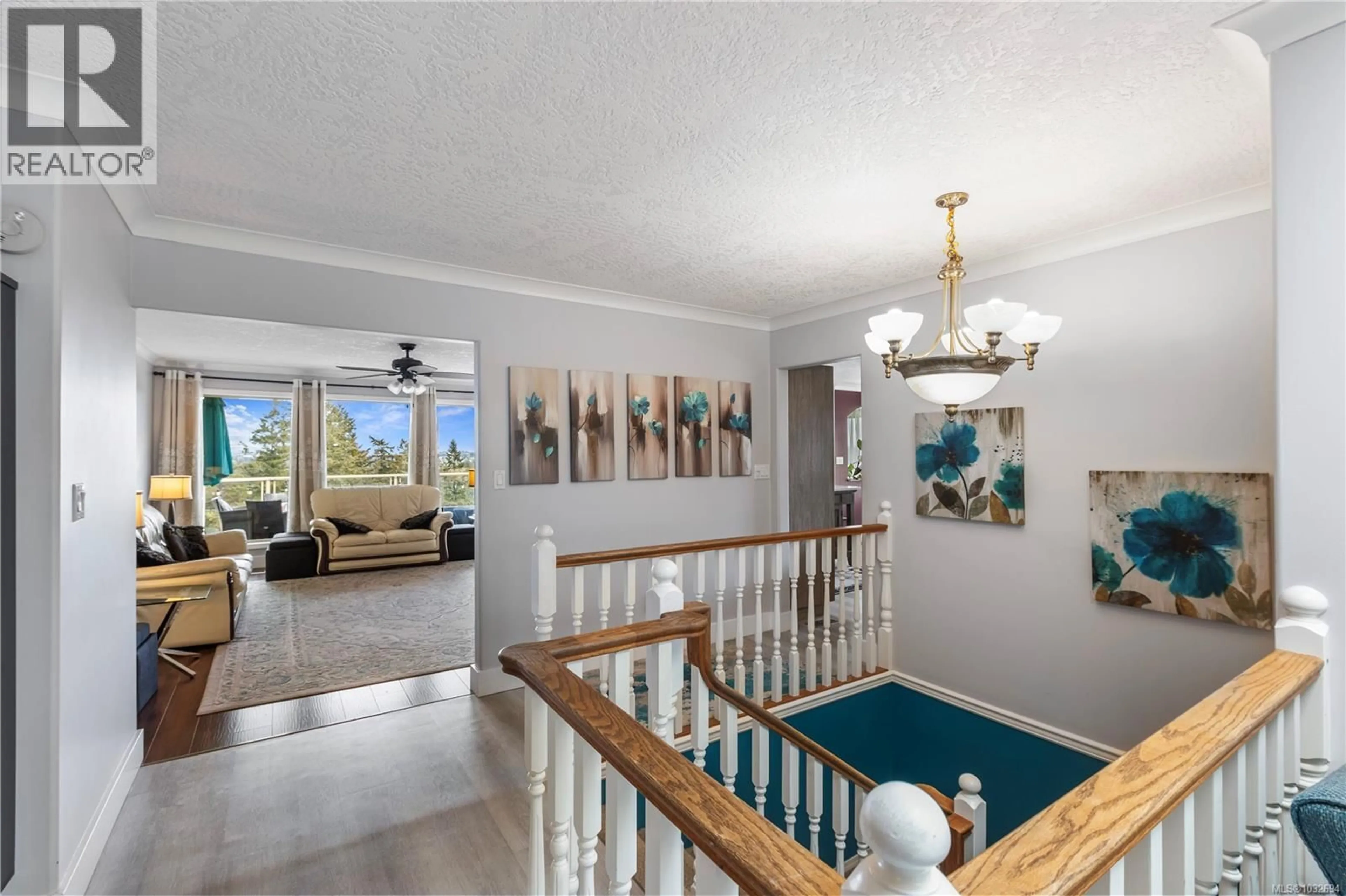 Indoor foyer for 380 CRYSTALVIEW TERRACE, Langford British Columbia V9B5S5