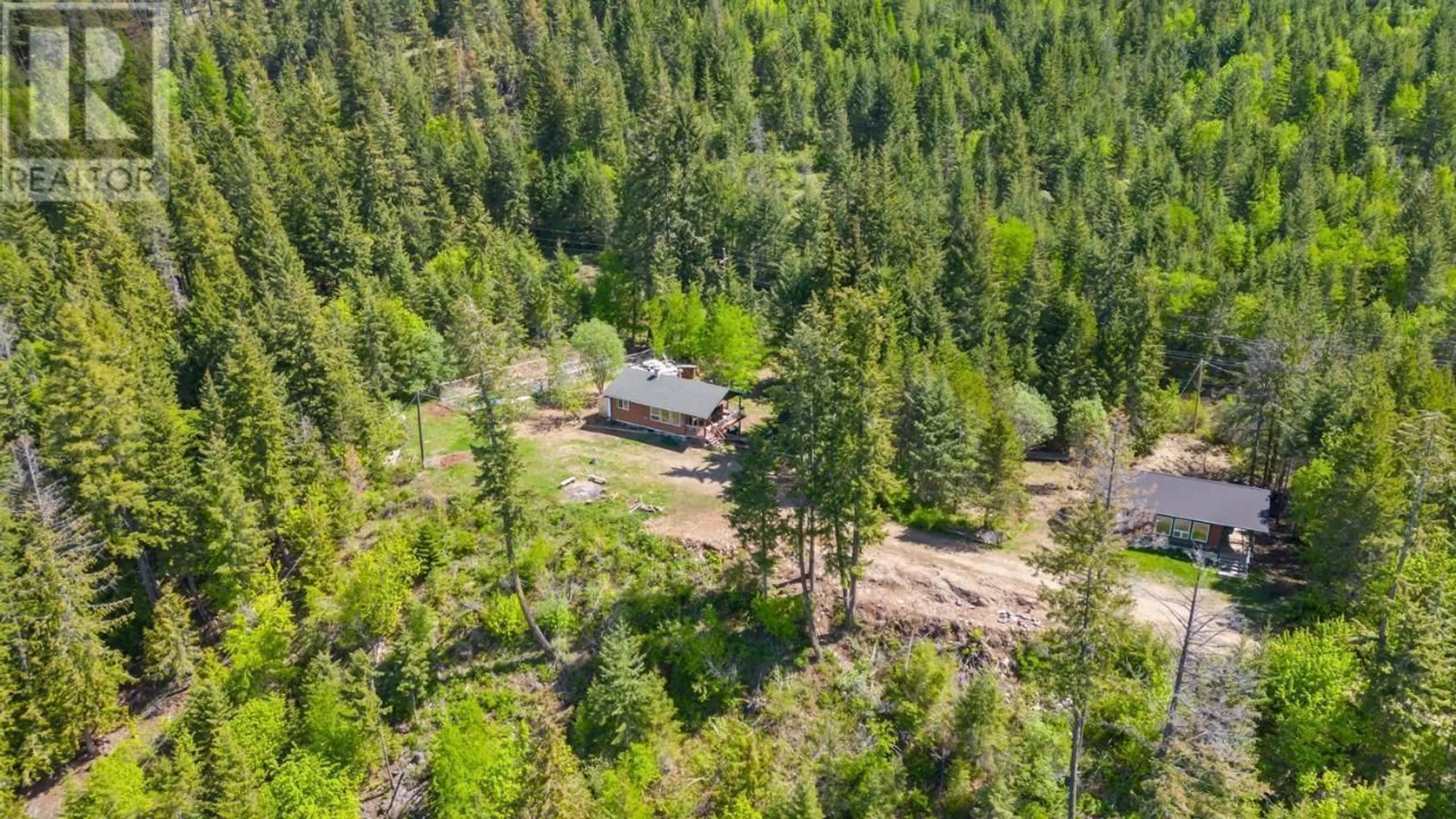 Patio, water/lake/river/ocean view for 14504 - & 14506 HIGHWAY 3A OTHER, Gray Creek British Columbia V0B1S0